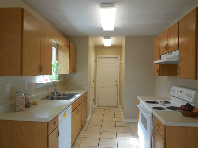 OAKWOOD LAKES ESTATES - Residential