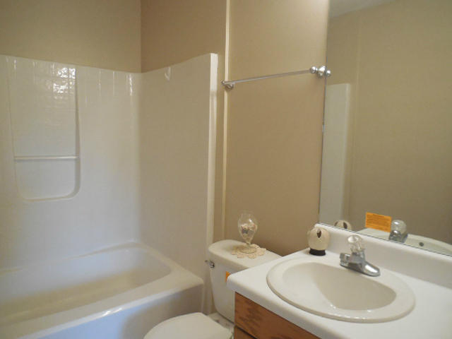 OAKWOOD LAKES ESTATES - Residential