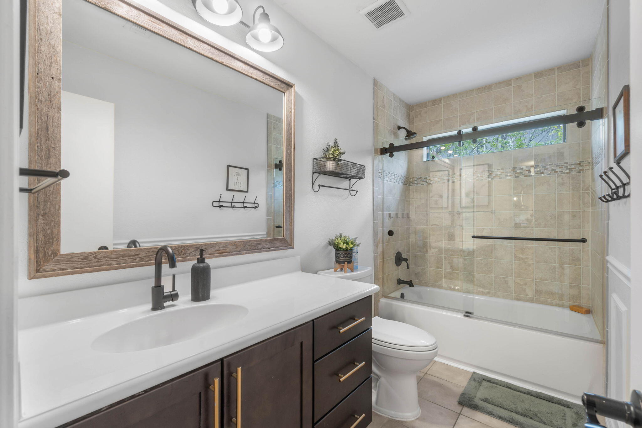 WINDWARD PH 1 BLUEWATER BAY - Residential