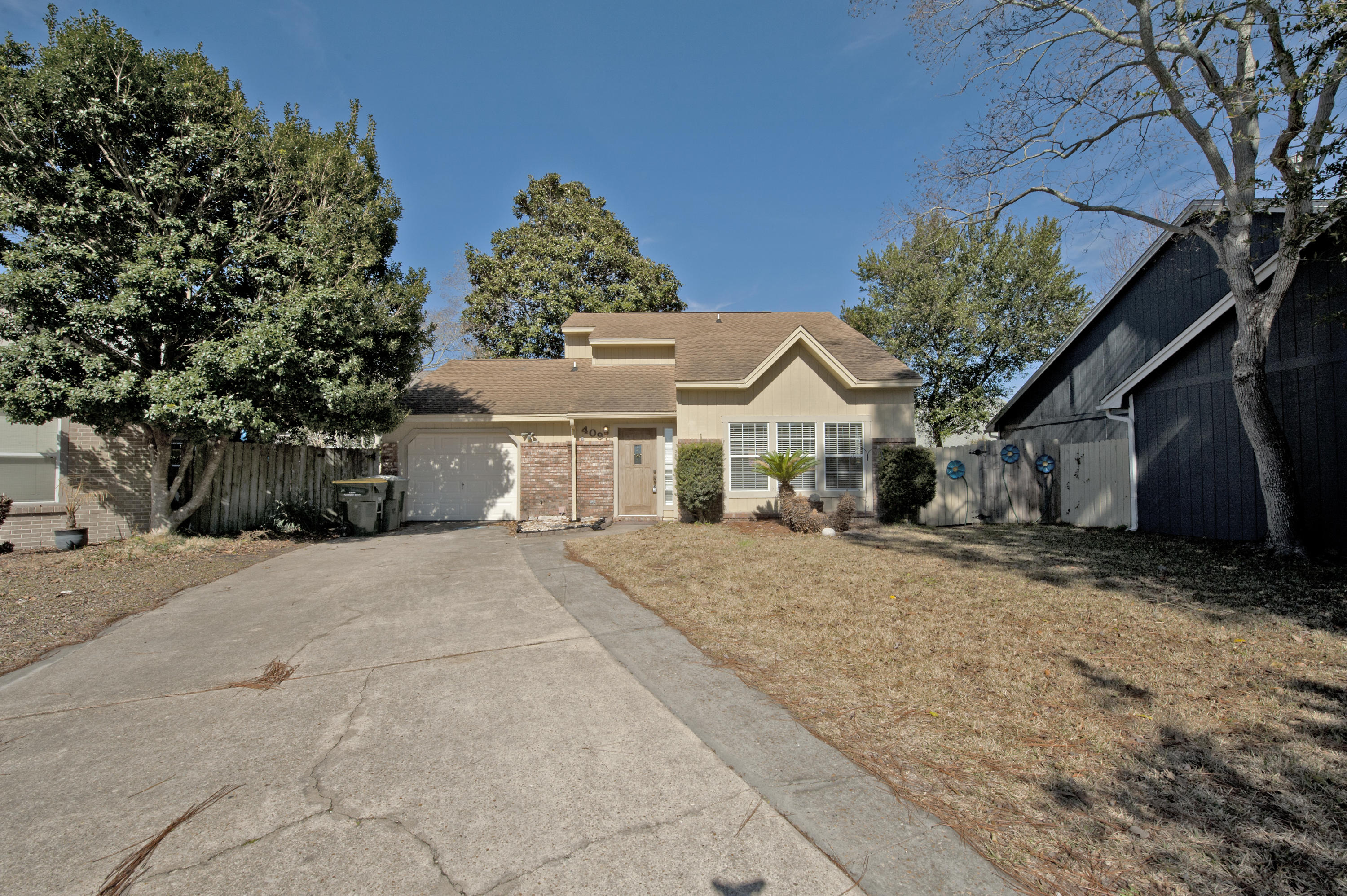 CANTERBURY WOODS - Residential