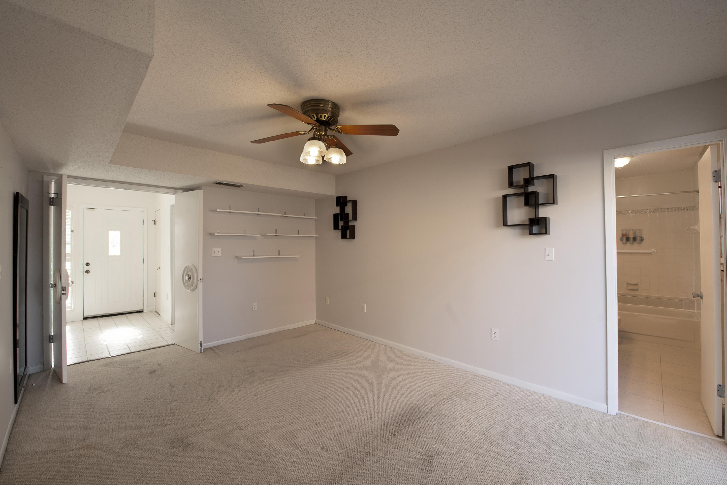 CANTERBURY WOODS - Residential