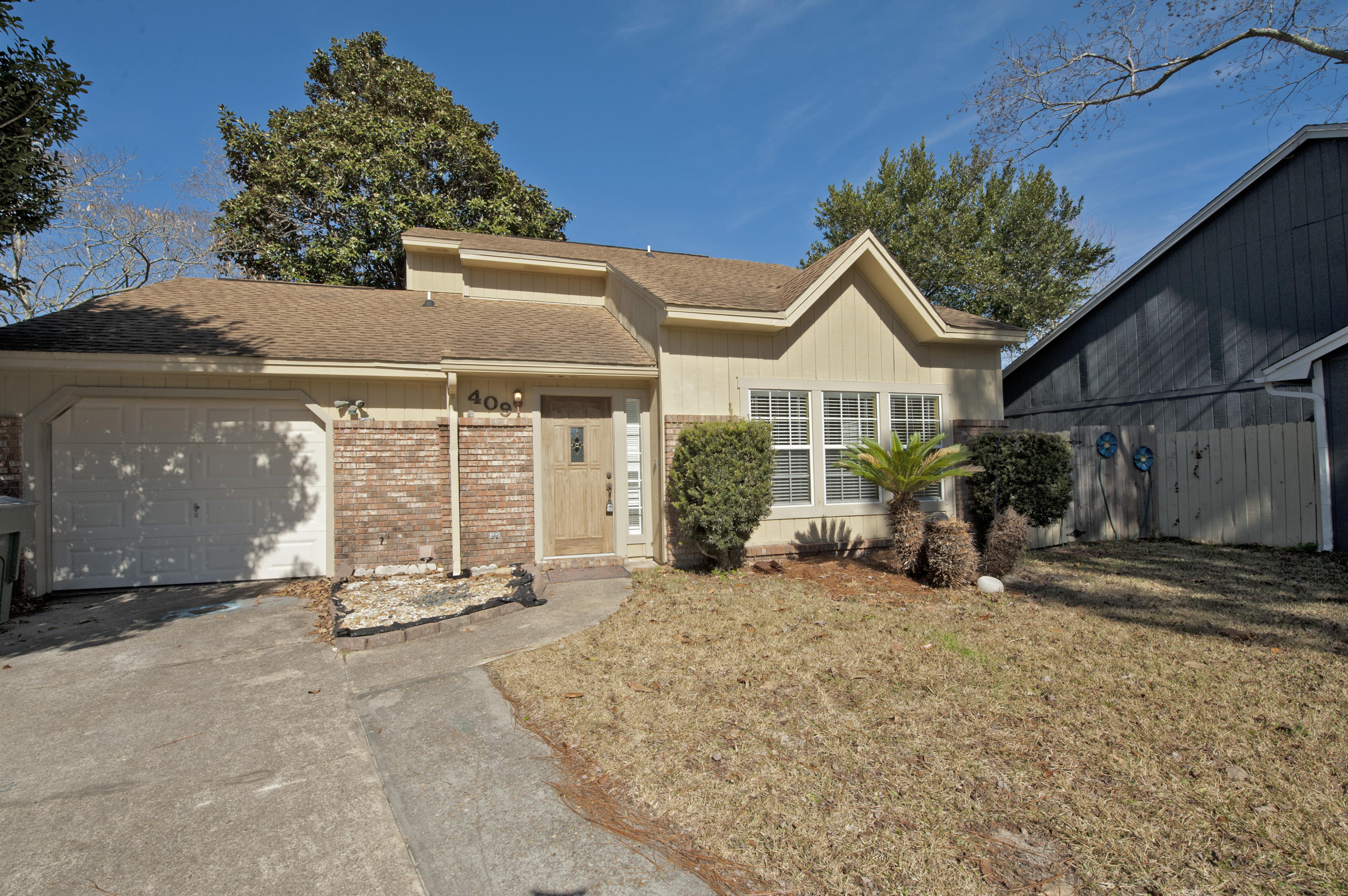 CANTERBURY WOODS - Residential