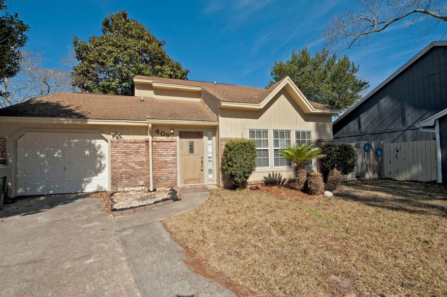 Back on the Market! Beautiful home central to Hurlburt Field and Eglin Air Force Base! Only minutes from the Okaloosa island beaches! This two-story home in located on a quiet cul-de-sac with ample parking. You'll enjoy the vaulted ceilings in the living room and a conveniently located master bedroom on the first floor. The Kitchen opens into the living room giving it an open feel and makes it easy for entertaining. As you venture upstairs, you'll find the two extra bedrooms and full bath. New carpet! Don't miss out on this amazing home! Call for a showing today!