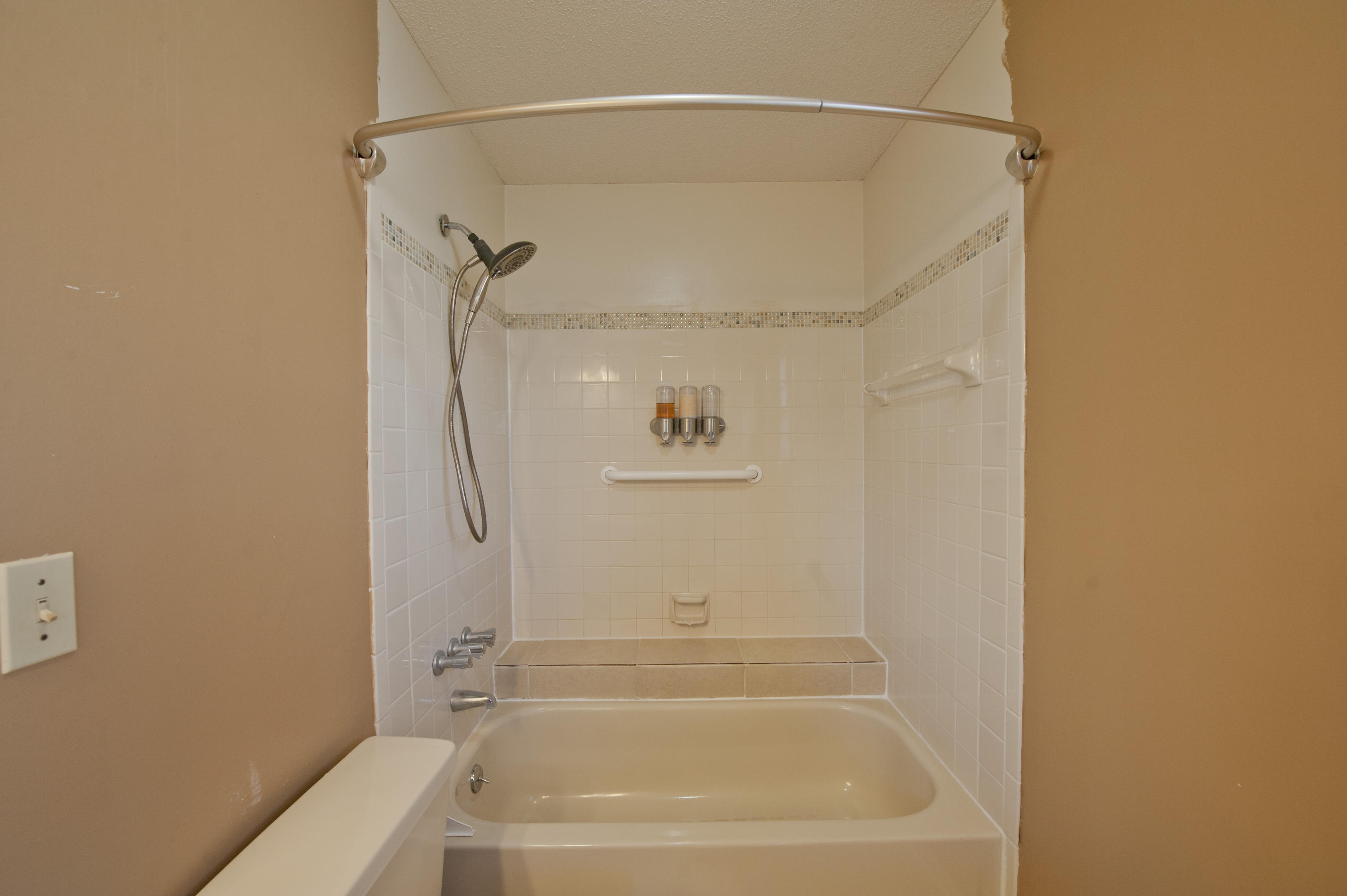 CANTERBURY WOODS - Residential