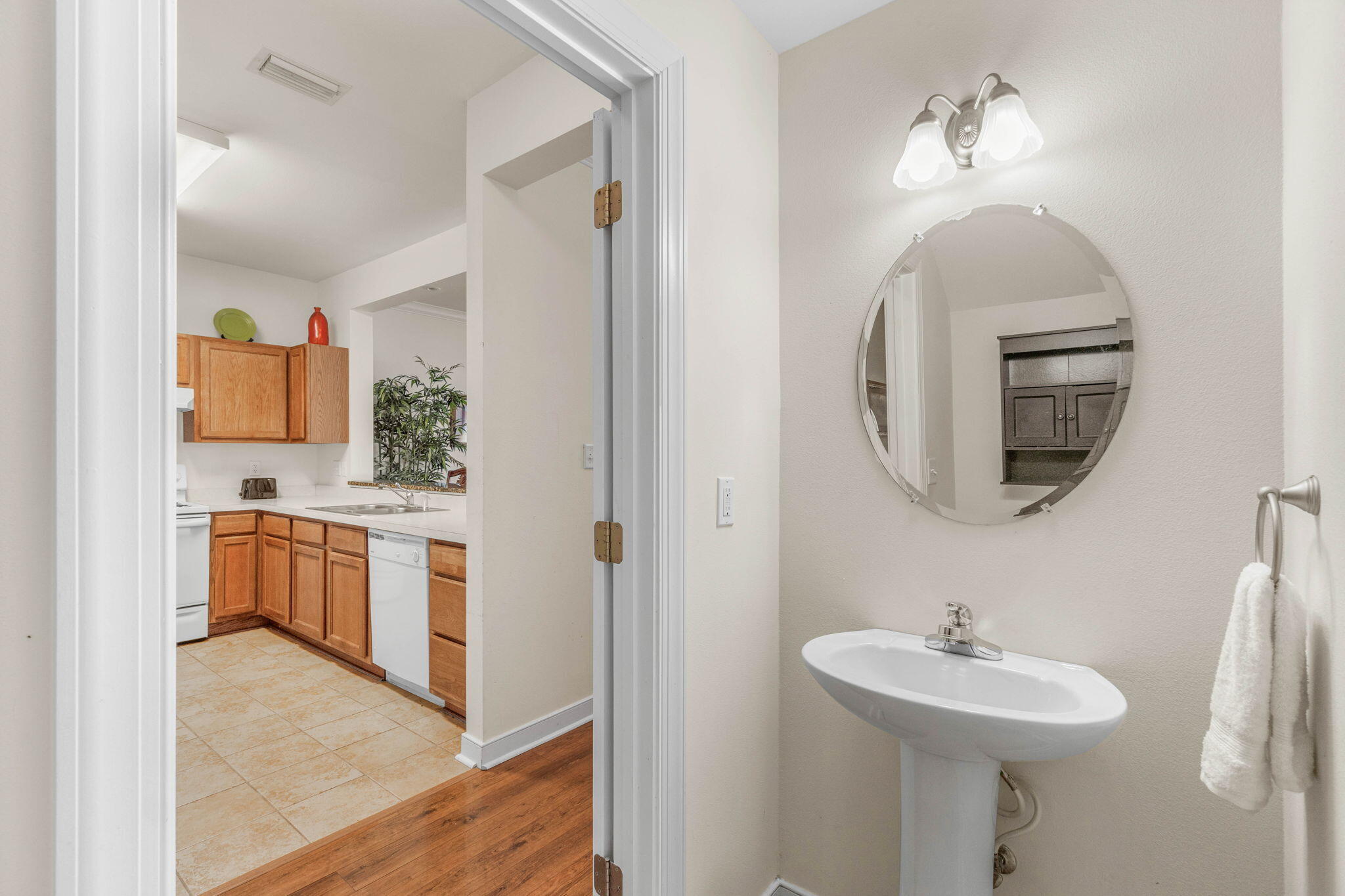 TWIN LAKES TOWNHOMES PH 2 - Residential