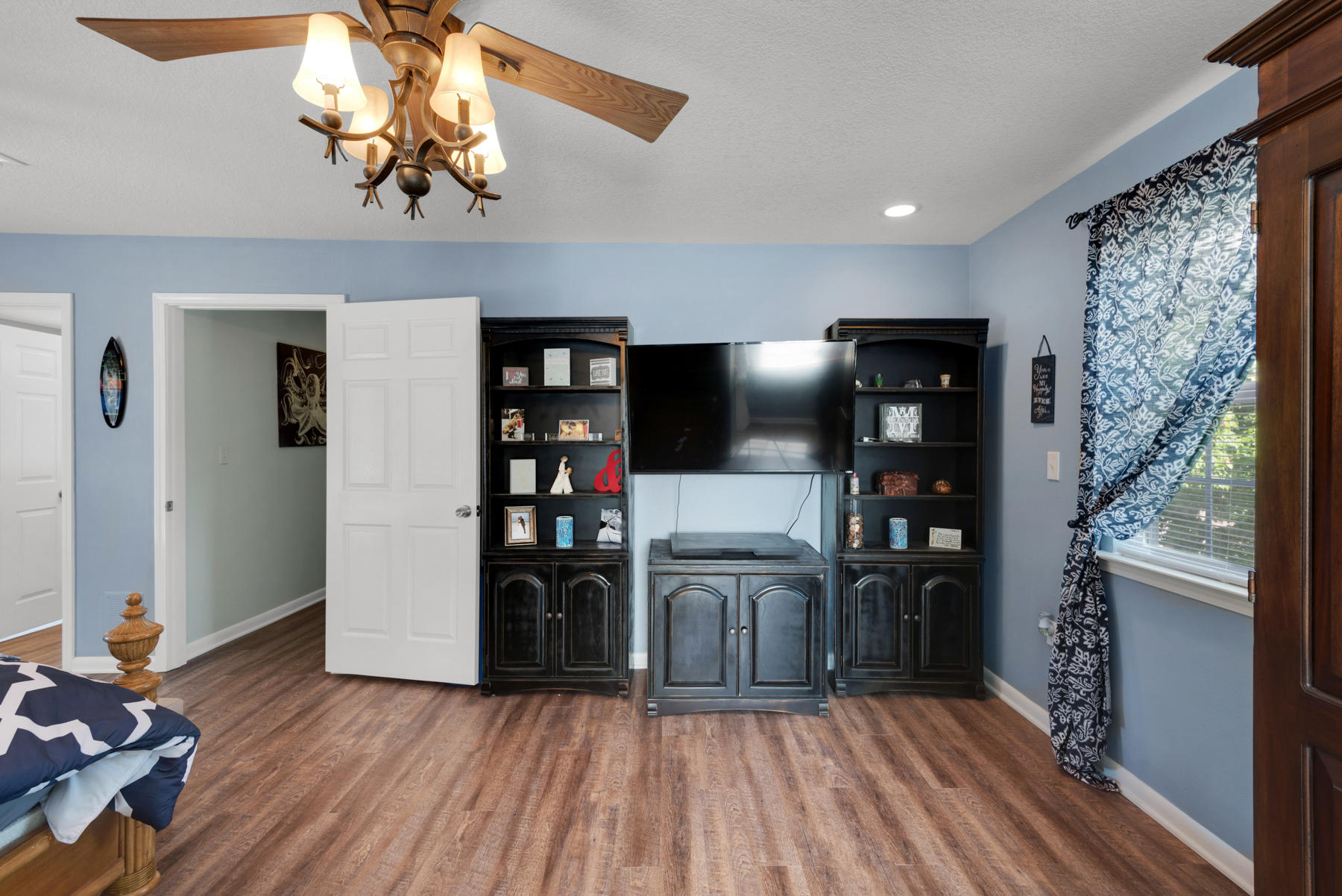 EDGEWATER VILLAGE NORTH - Residential