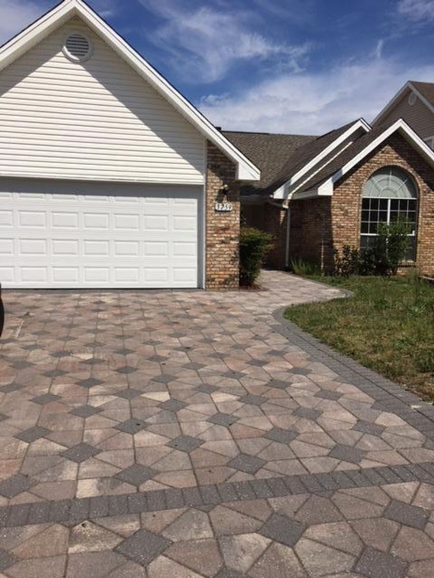 Newly Updated home with New Roof, Fully remodeled Kitchen including Stainless Steel appliances, new cabinets, and granite countertops. This home has an open floor plan, split bedroom plan, tiled flooring throughout the main living areas and baths. Privacy fence and screened porch off the back of the home. Conveniently located near schools, Destin Commons Shopping Center and dining. Great Location!