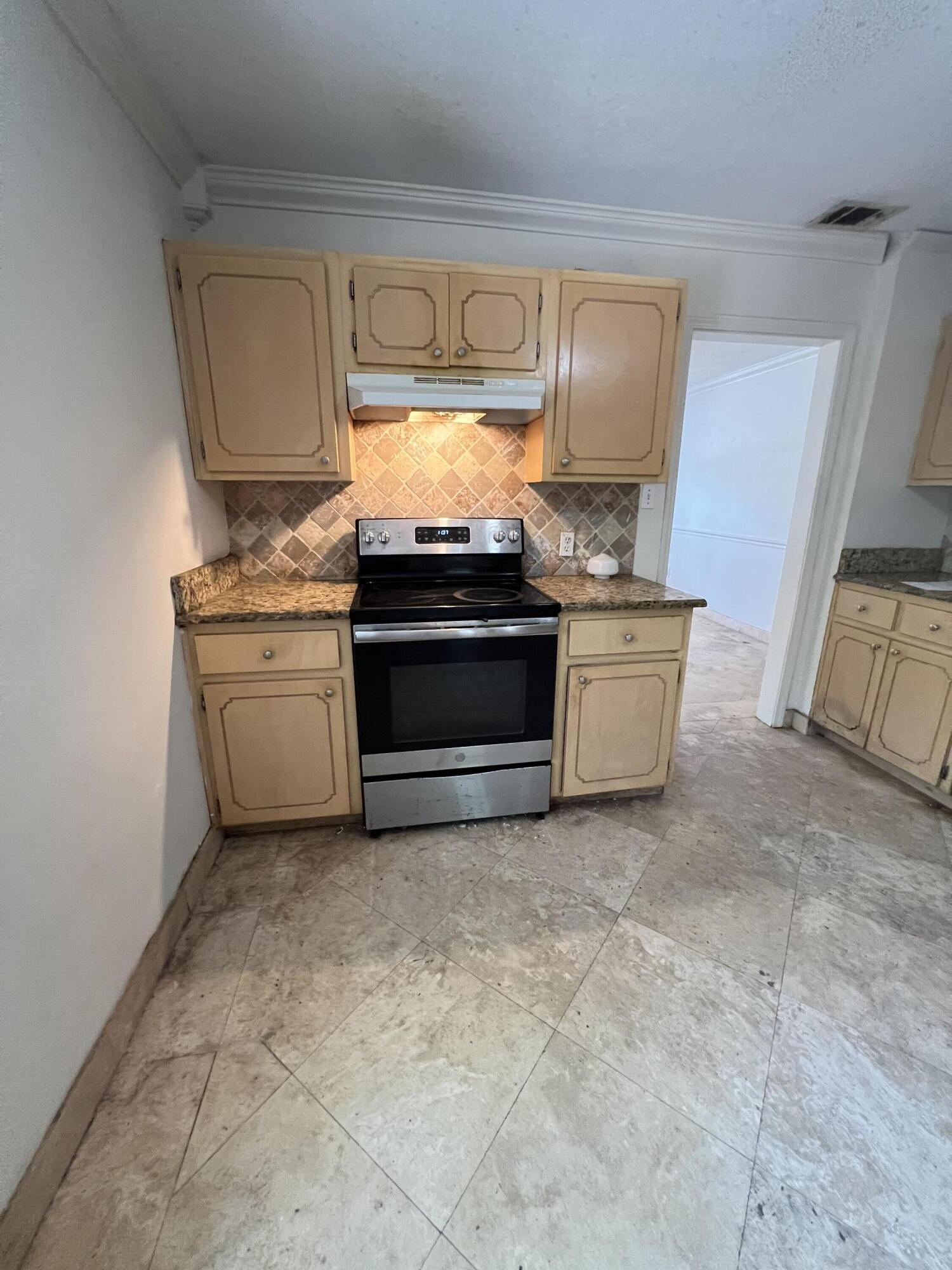 RE S/D PART ELLIOTT PT LOT 12 BLK A - Residential