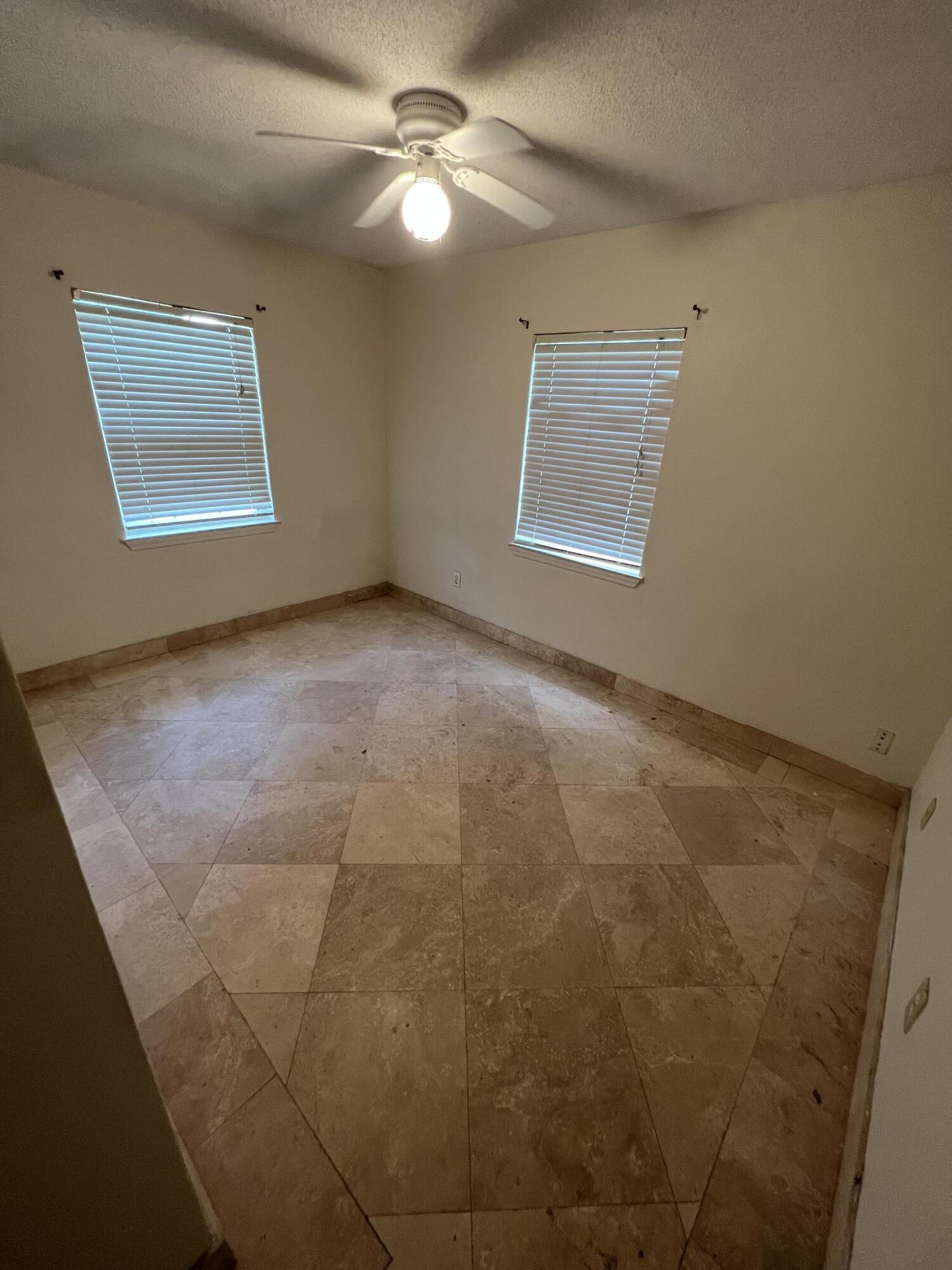 RE S/D PART ELLIOTT PT LOT 12 BLK A - Residential