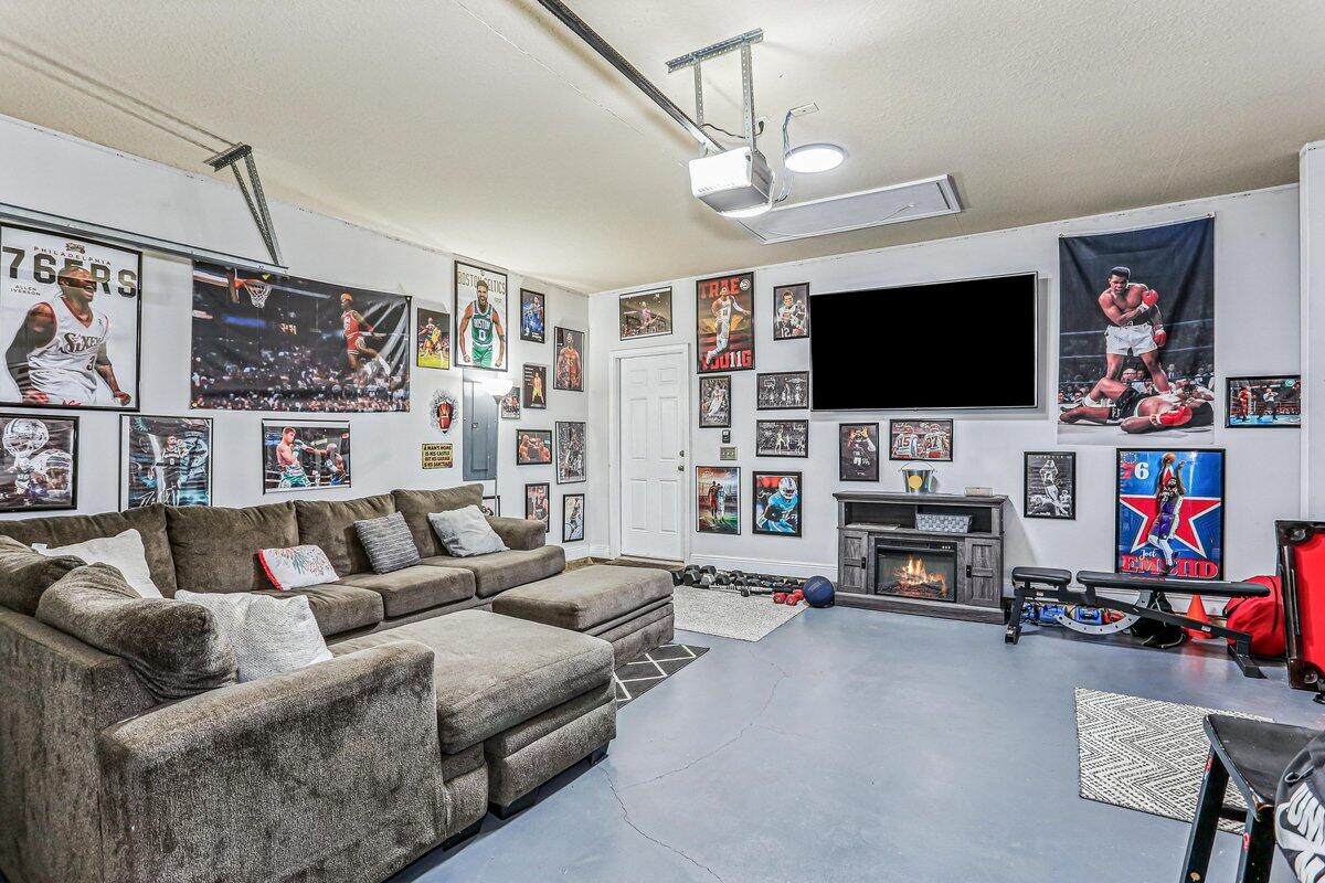 LIBERTY OAKS - Residential