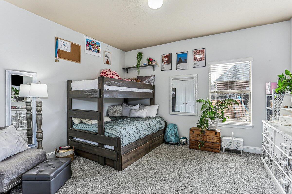 LIBERTY OAKS - Residential