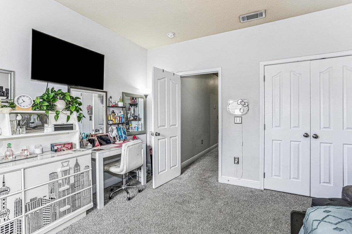 LIBERTY OAKS - Residential