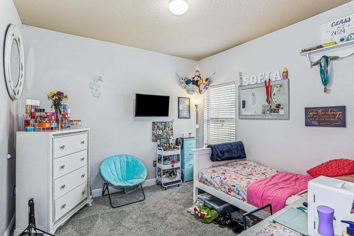 LIBERTY OAKS - Residential