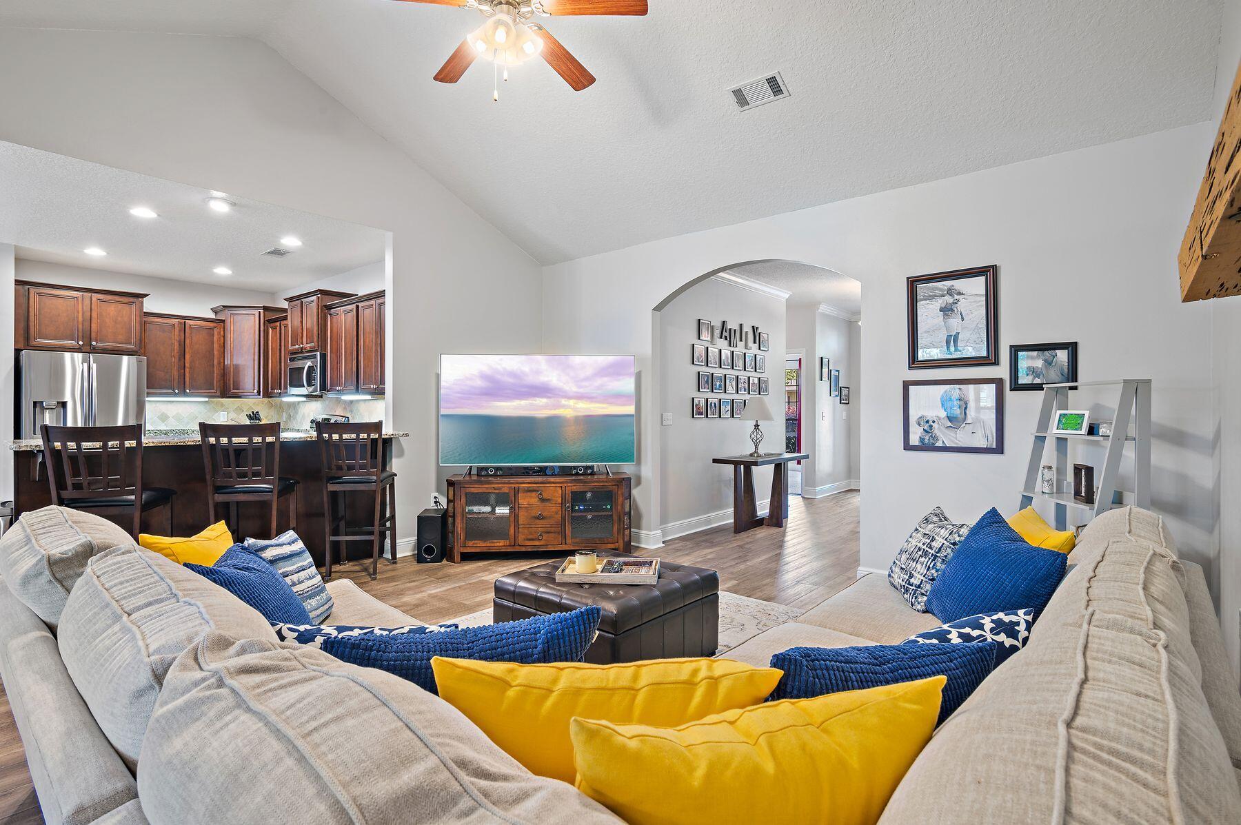 WHISPERING LAKES ESTATES - Residential