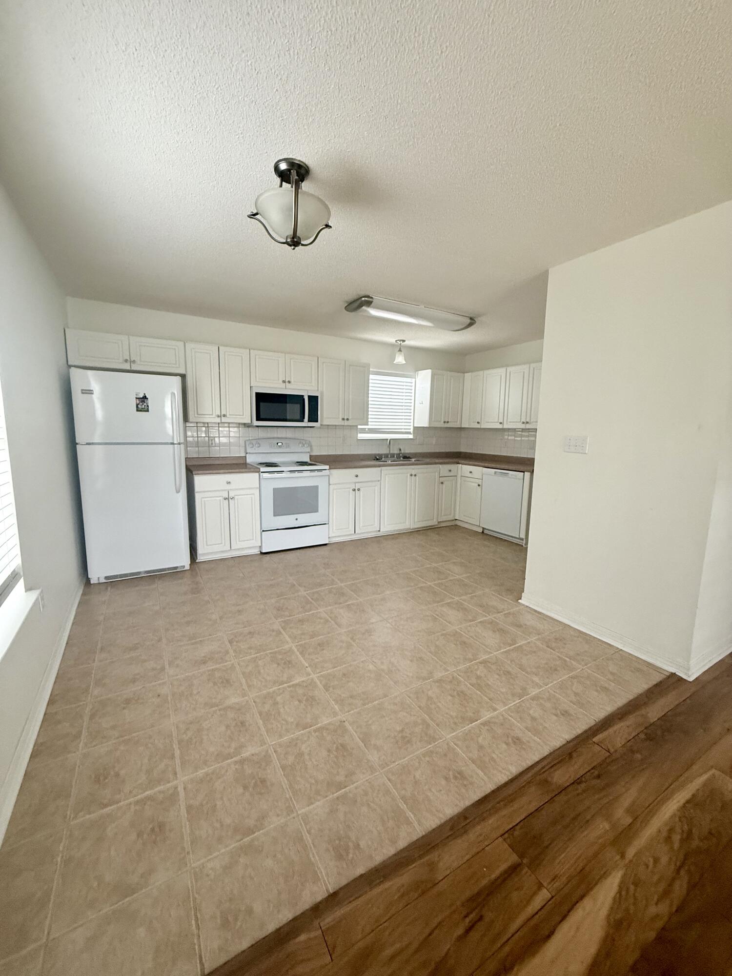 FOREST OAKS PH 2 - Residential Lease