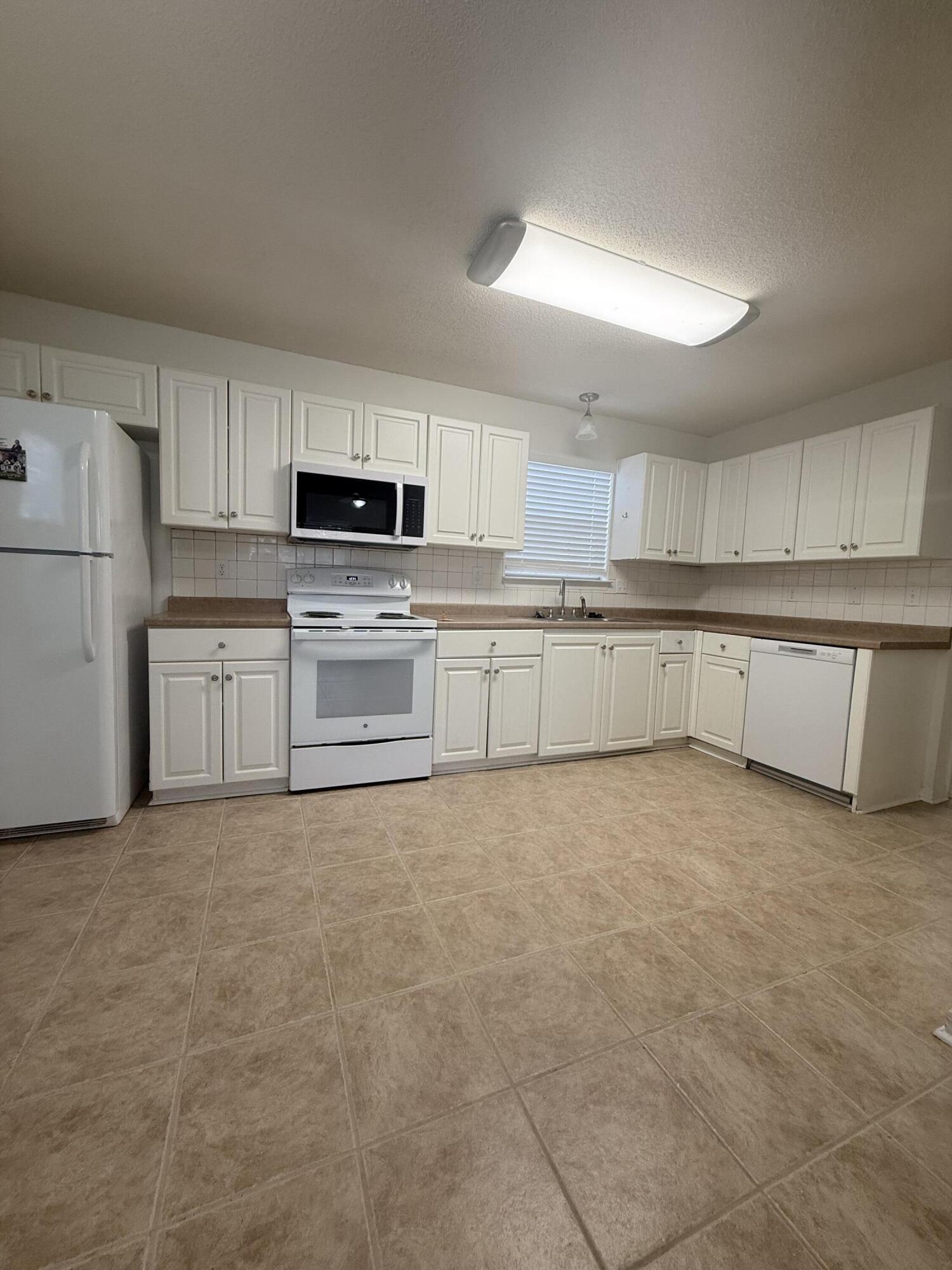 FOREST OAKS PH 2 - Residential Lease