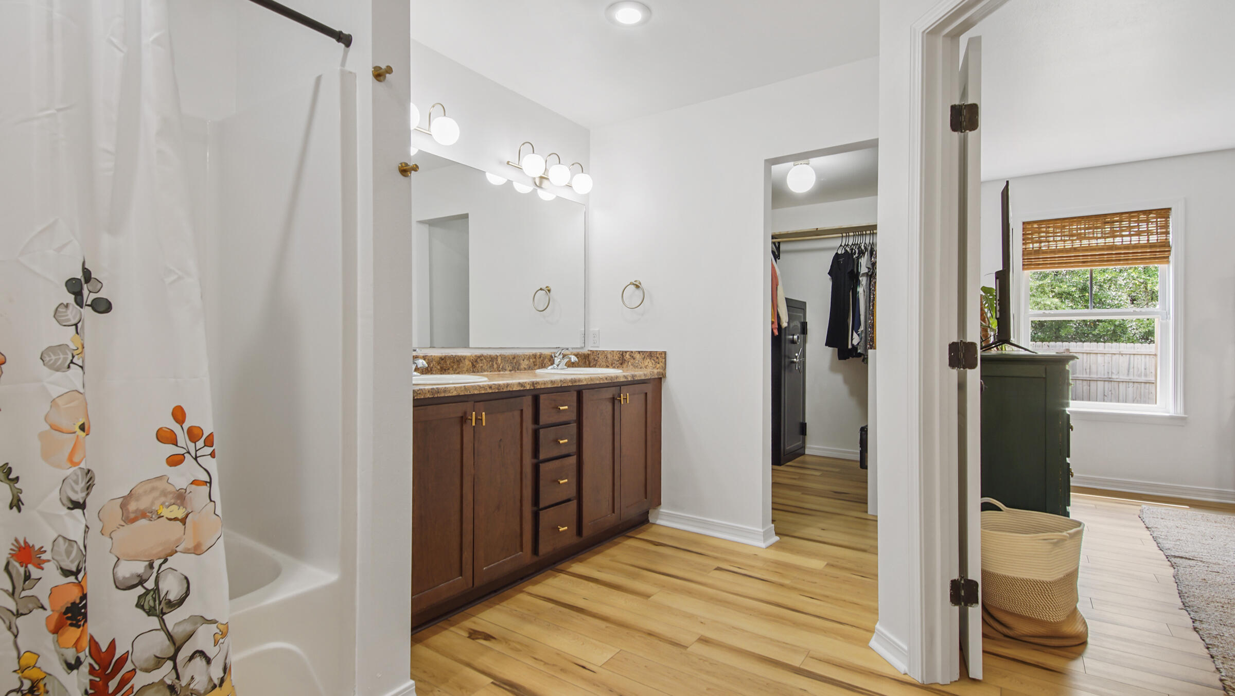 HUNTERS RIDGE - Residential