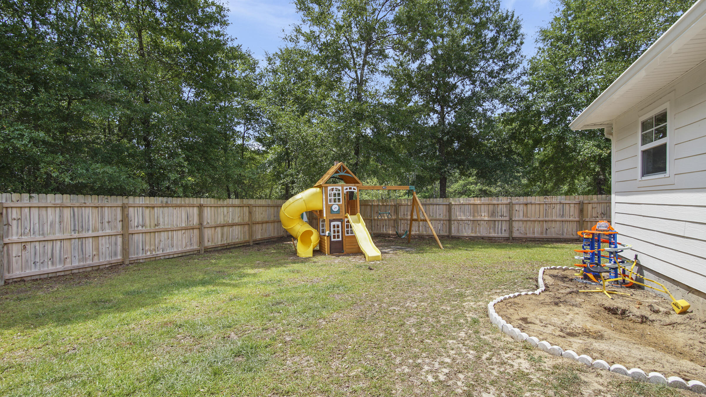 HUNTERS RIDGE - Residential
