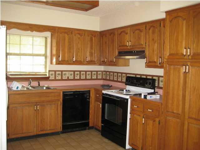 KENNEDY LAKES 1ST ADDN - Residential Lease