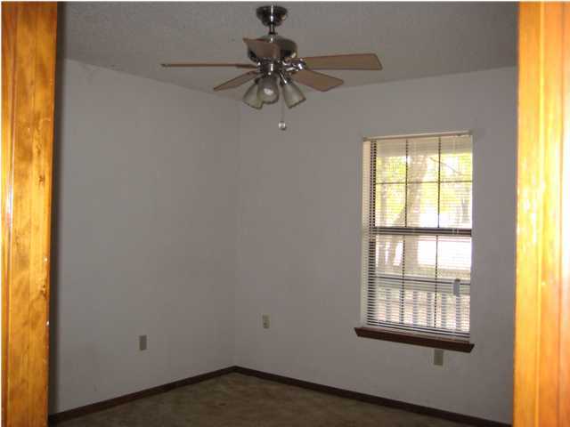 KENNEDY LAKES 1ST ADDN - Residential Lease