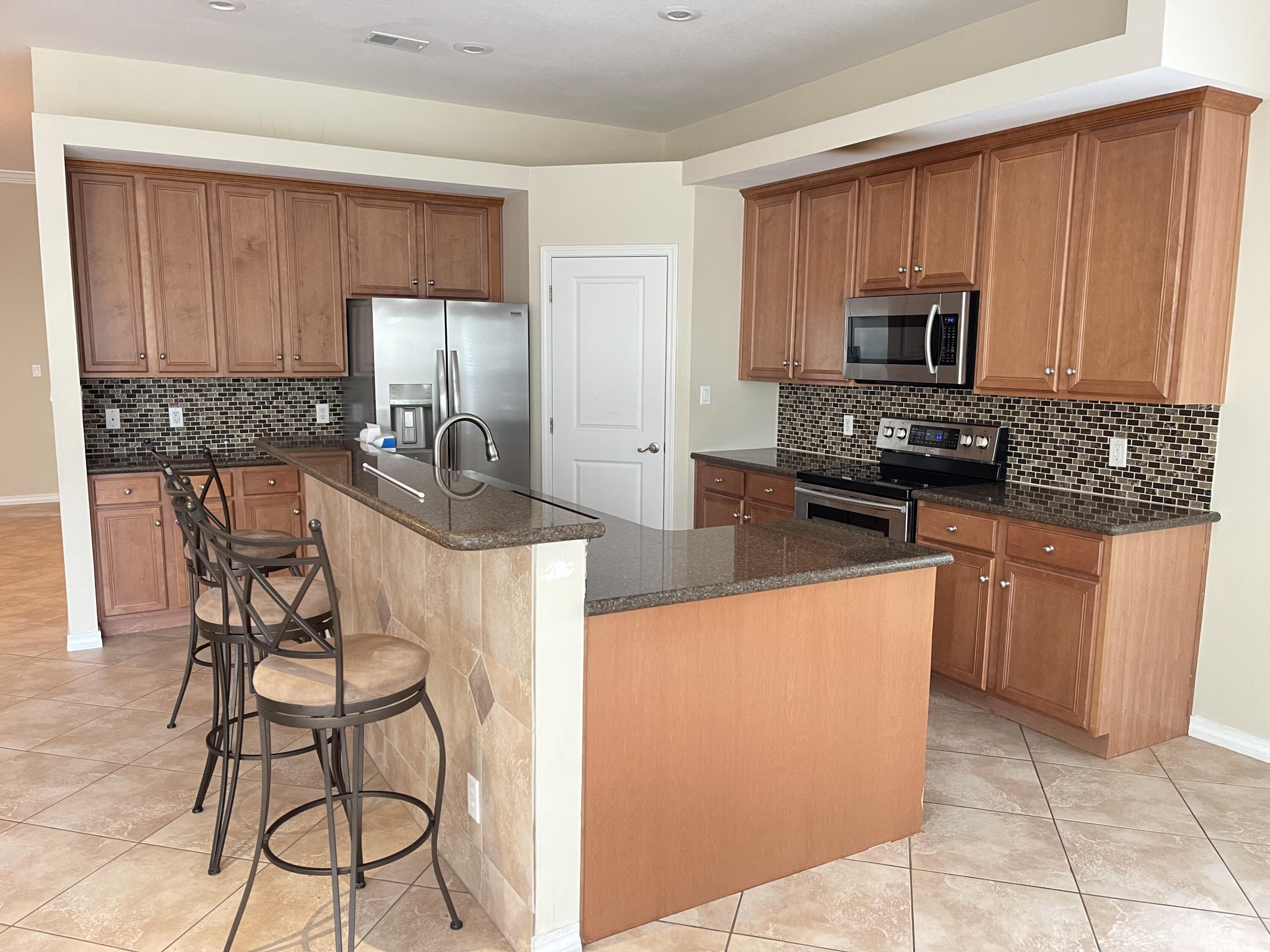 RAINTREE ESTATES - Residential Lease