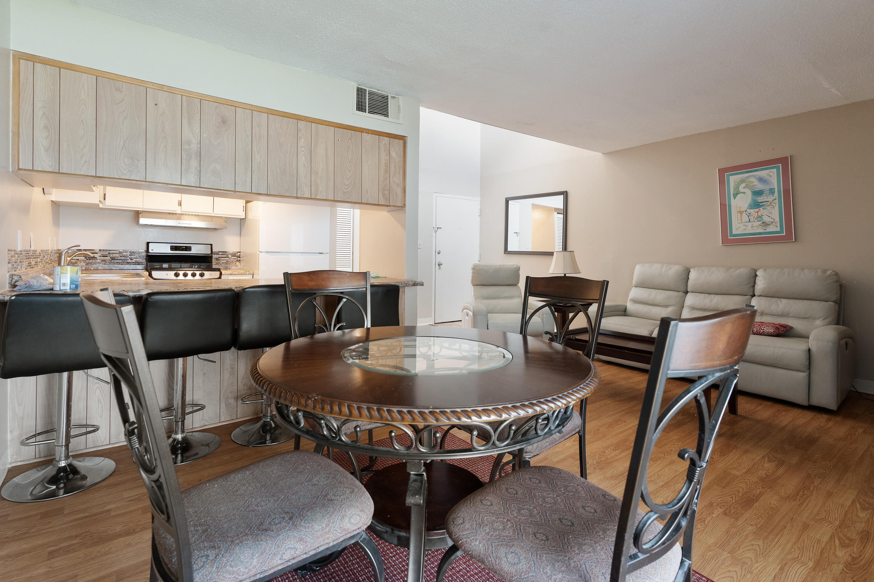 FINISTERRA CONDO - Residential