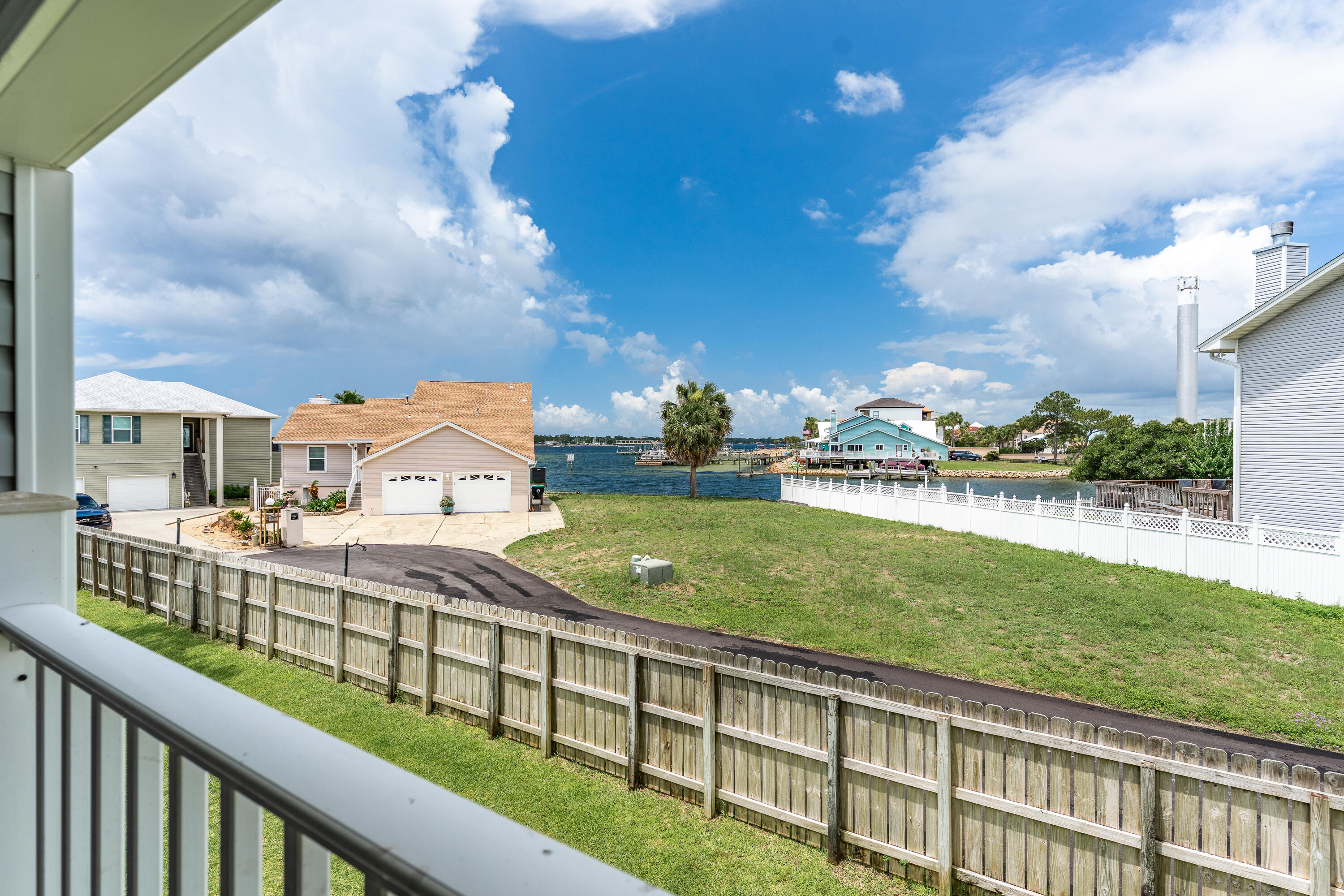 FINISTERRA CONDO - Residential