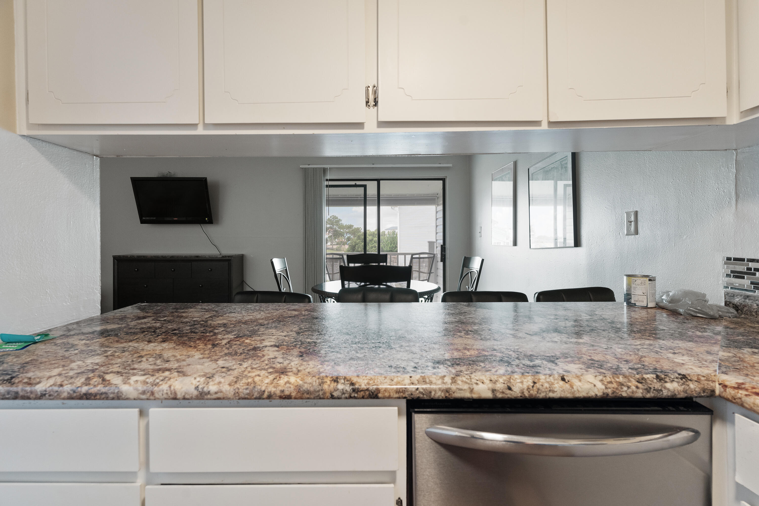 FINISTERRA CONDO - Residential