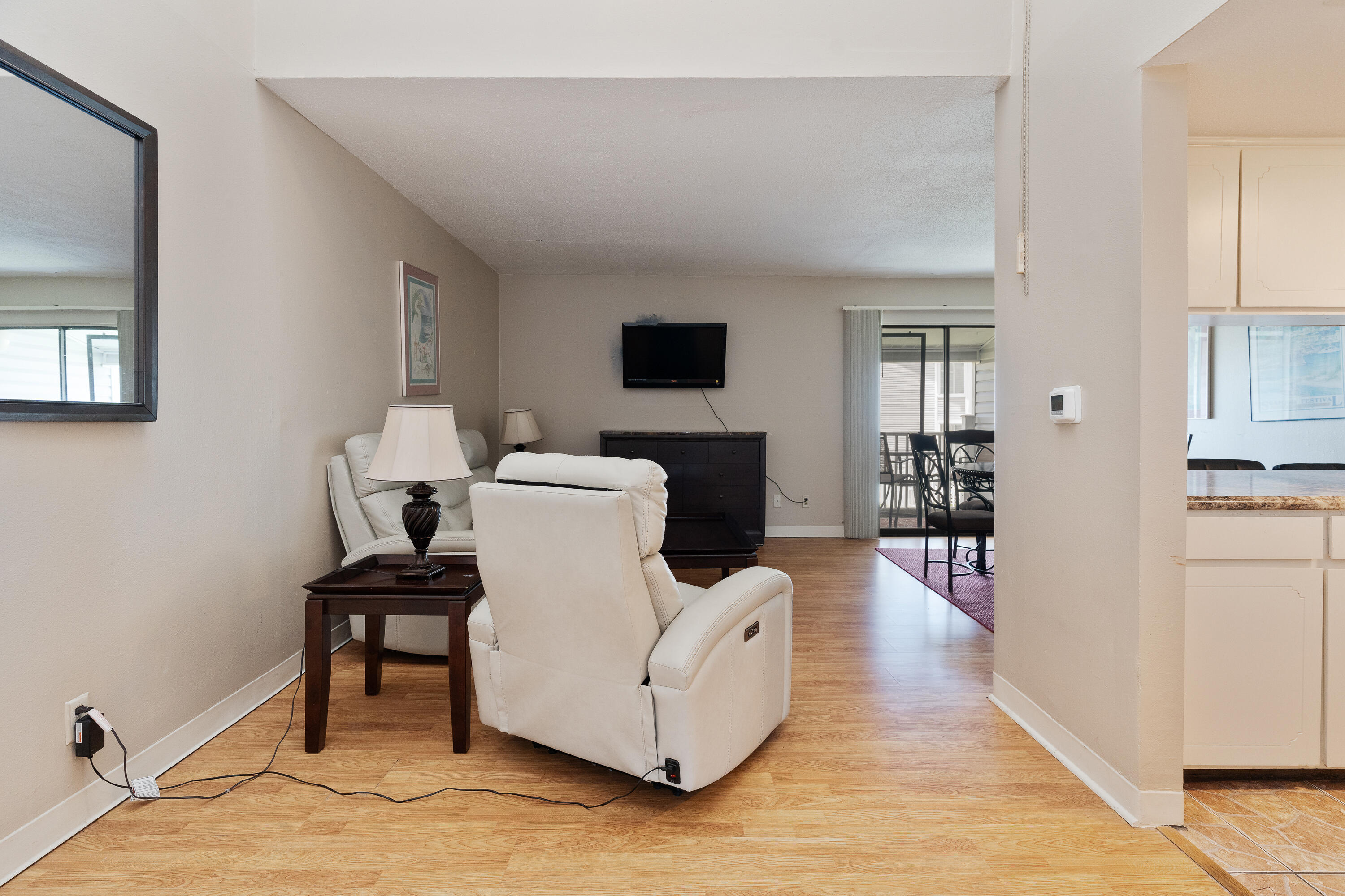 FINISTERRA CONDO - Residential