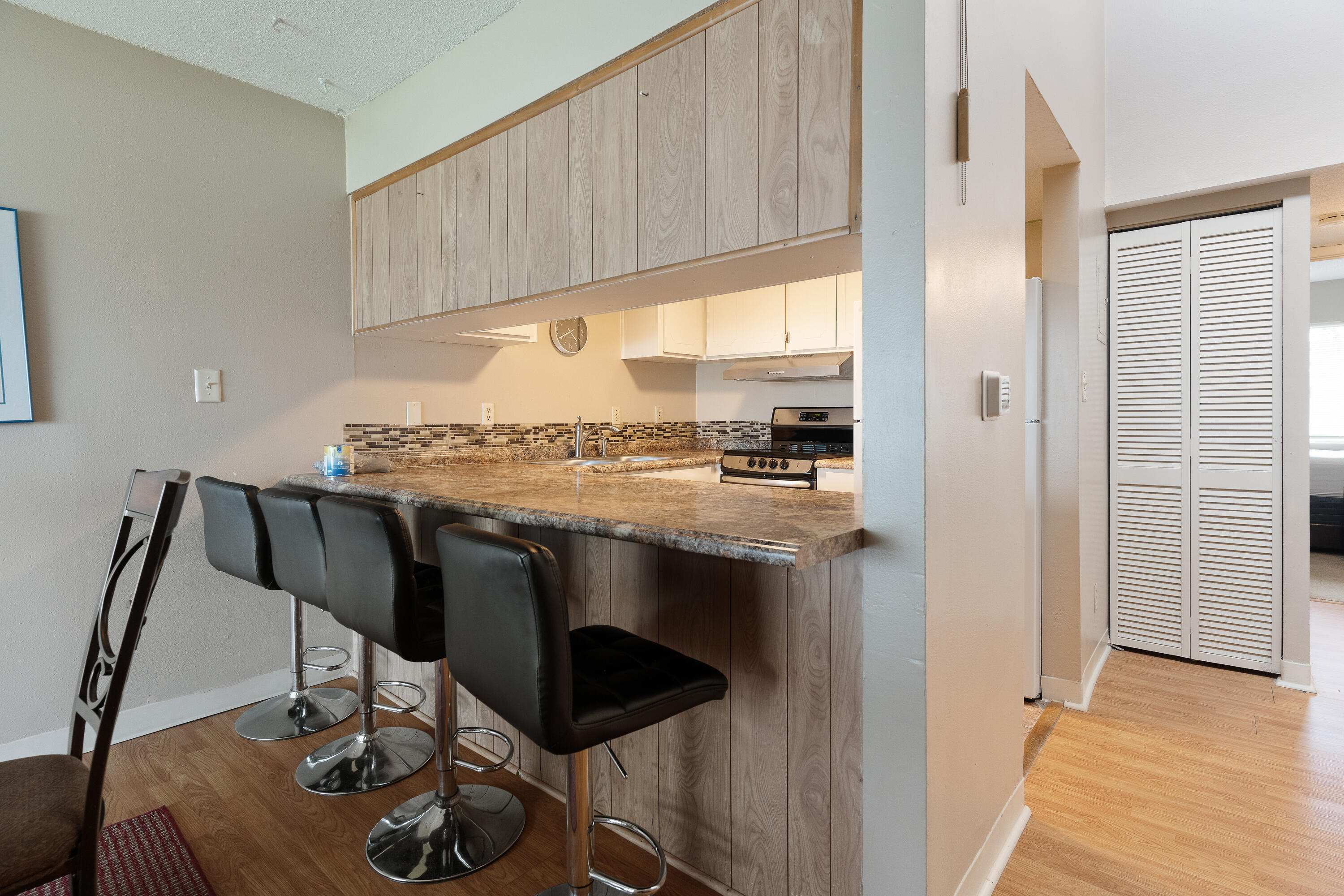 FINISTERRA CONDO - Residential