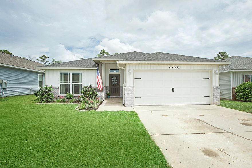 Here is it! The home you've been waiting for! This adorable three bedroom two bathroom craftsman in the sought after Duncan Ridge neighborhood. Sellers have spared no expense getting it ready for market including: new sod in the front yard, tons of landscaping, fresh paint, vinyl plank flooring in the main living area, smart thermostat, backyard fire pit and upgraded lighting. The kitchen features granite counter tops and stainless steel appliances. Other notable mentions are the dual vanity in the master bath and the walk in master closet! Dont miss this one! It wont last long!