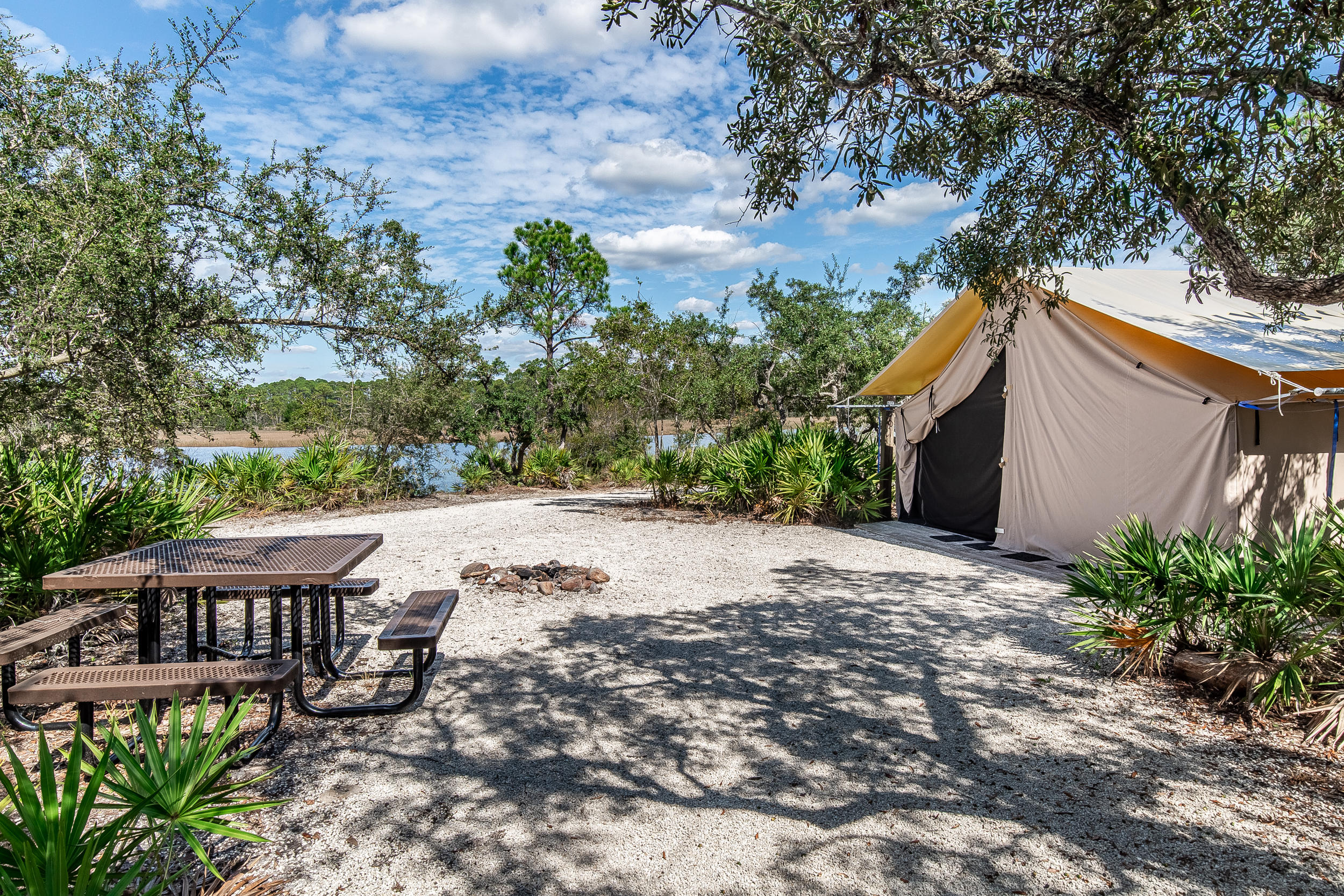 RIVERCAMPS ON CROOKED CREEK - Land