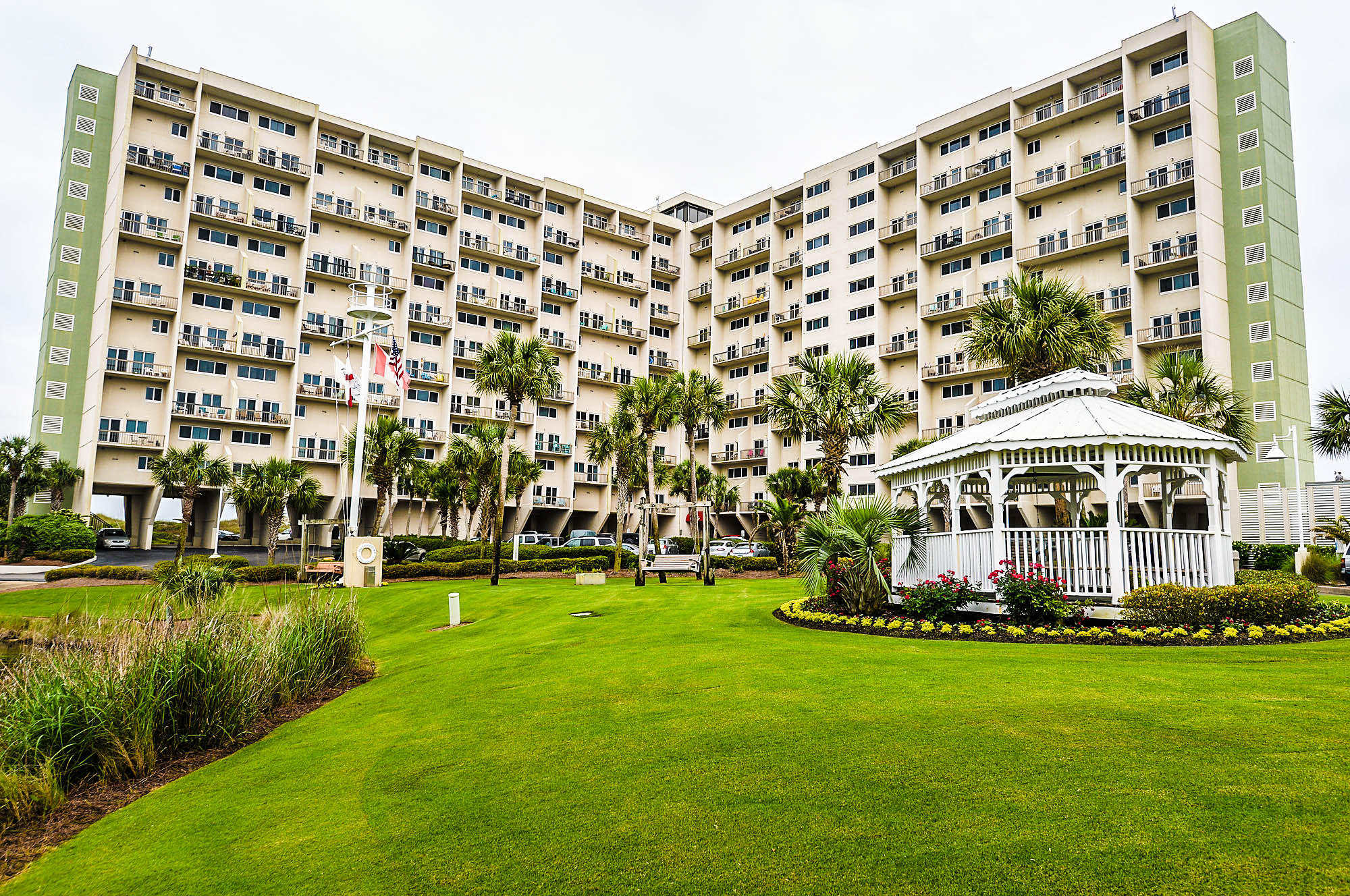 PINNACLE PORT - Residential