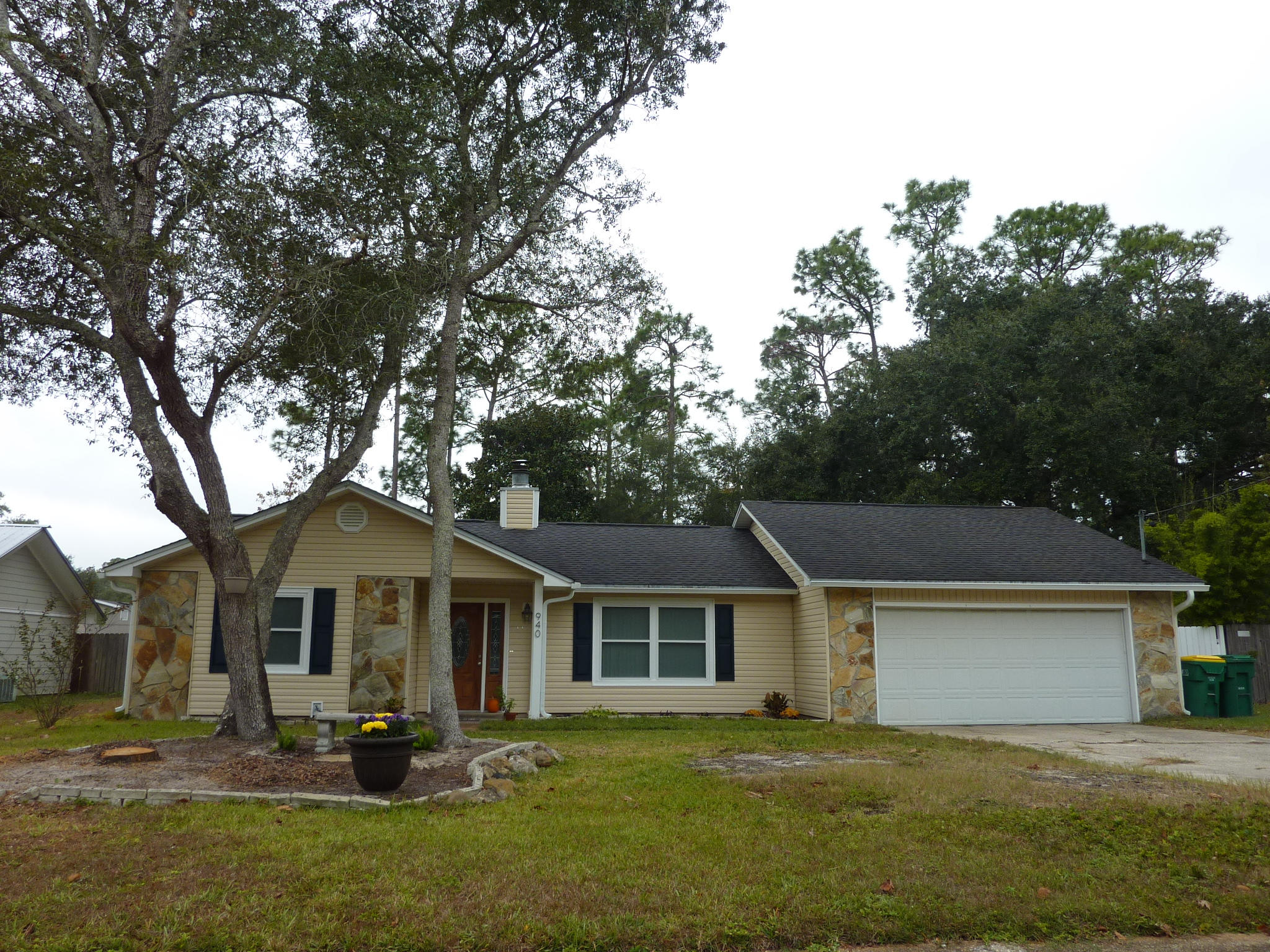 PINEWOOD ESTATES - Residential