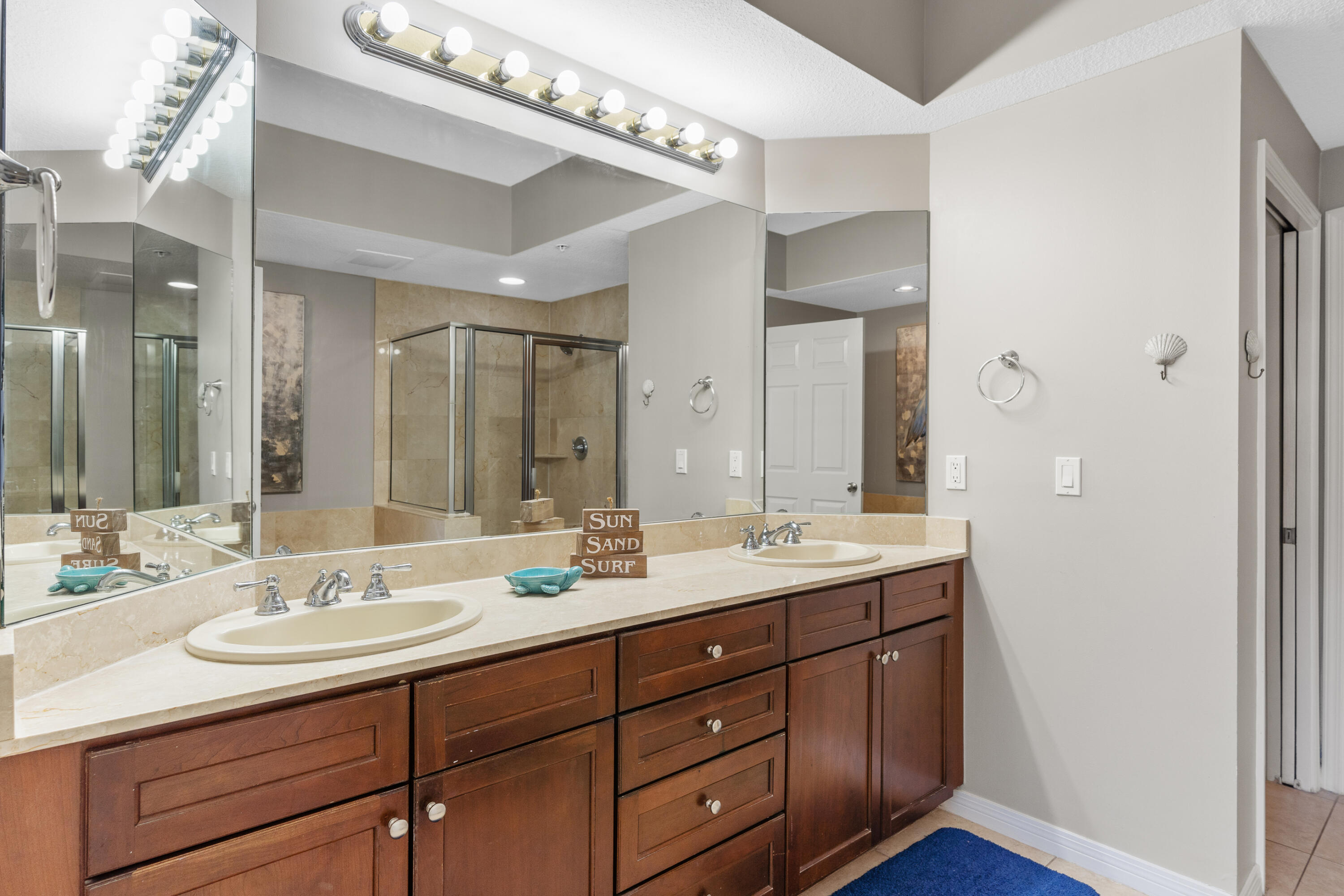 DESTIN WEST BEACH & BAY RESORT-GULFSIDE - Residential