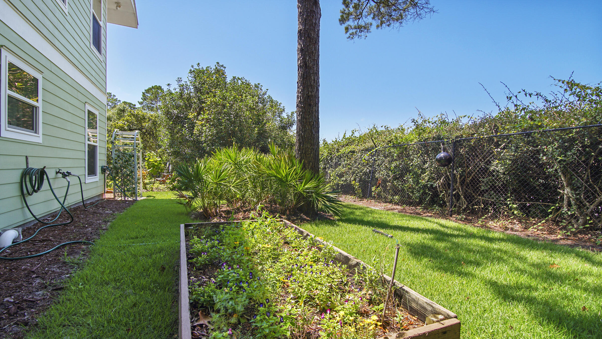 EASTERN LAKE S/D - Residential