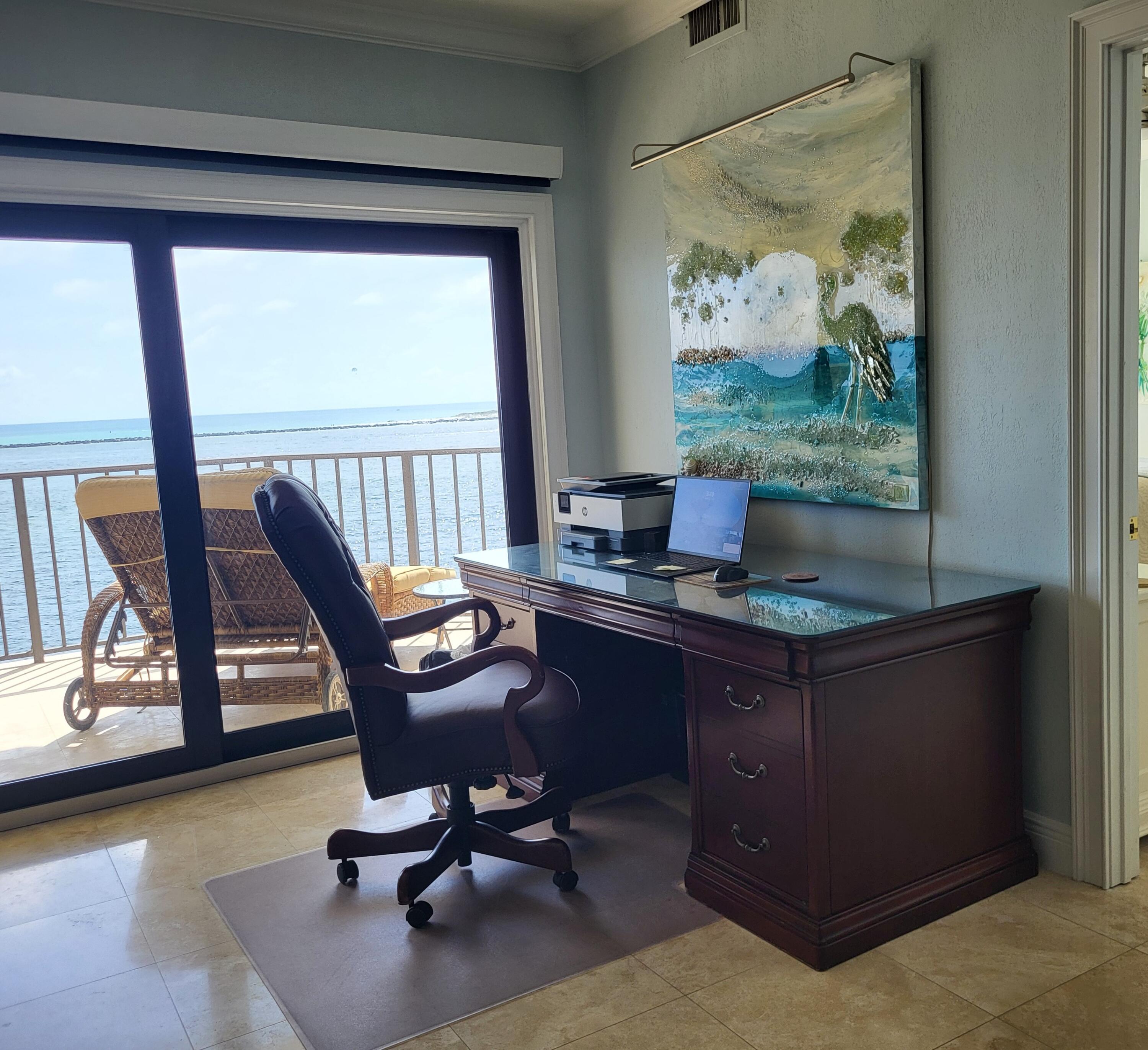 WATERVIEW TOWERS YACHT CLUB - Residential