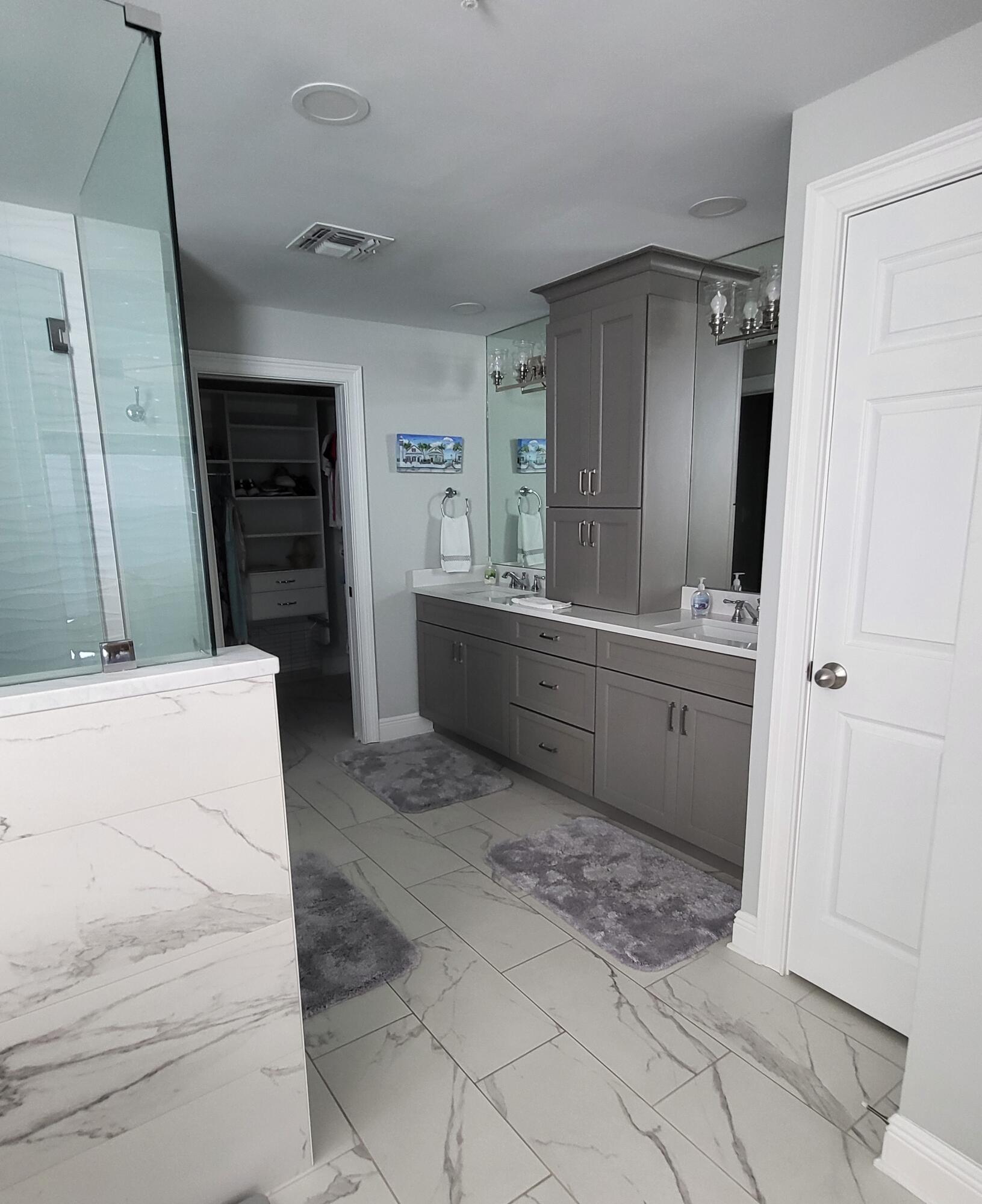 WATERVIEW TOWERS YACHT CLUB - Residential