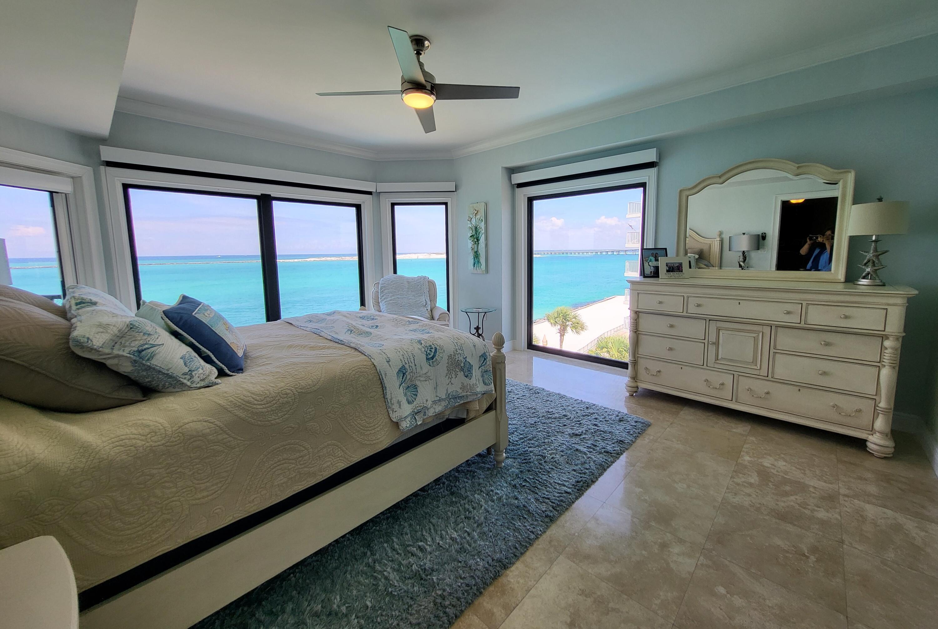 WATERVIEW TOWERS YACHT CLUB - Residential