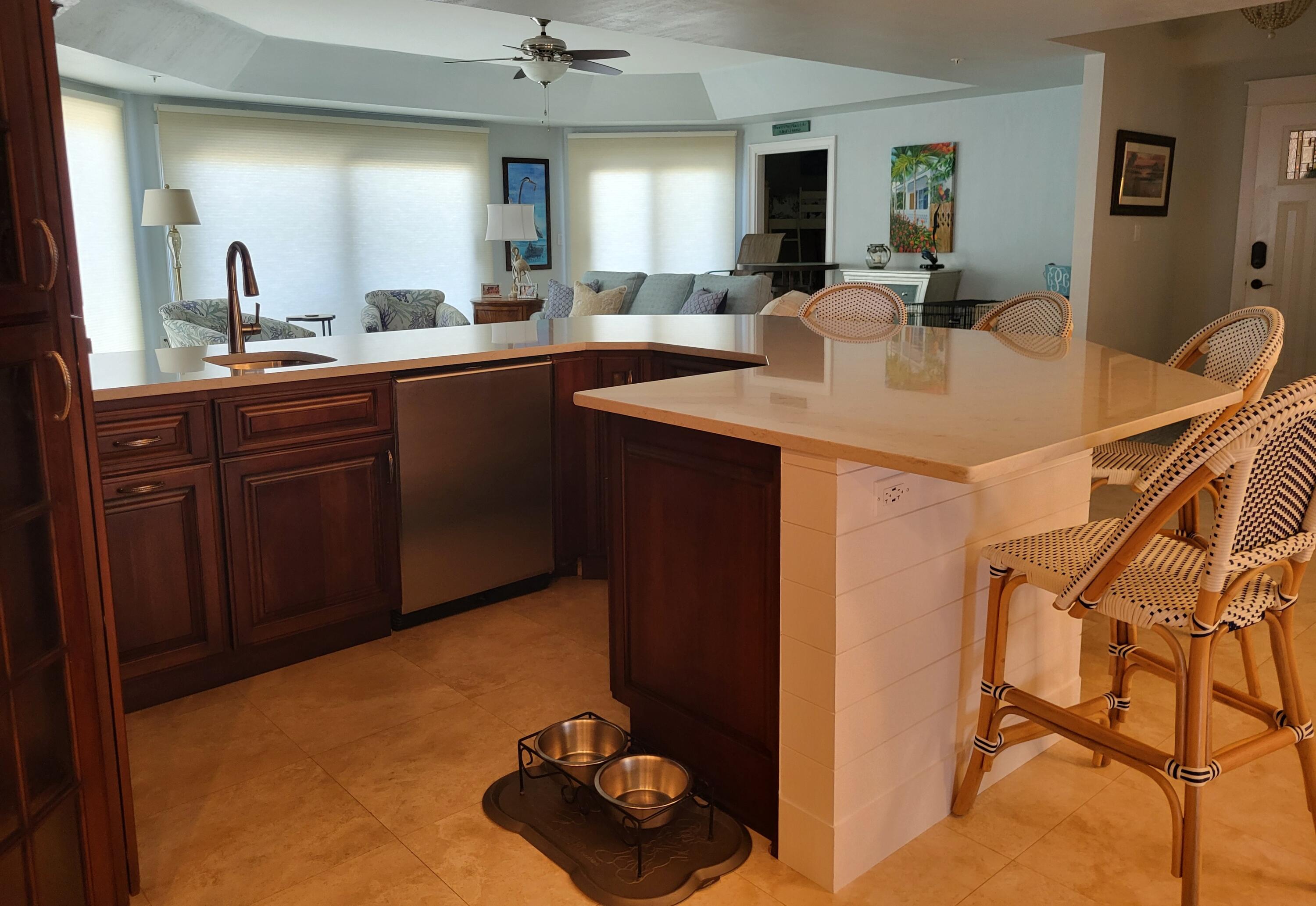 WATERVIEW TOWERS YACHT CLUB - Residential