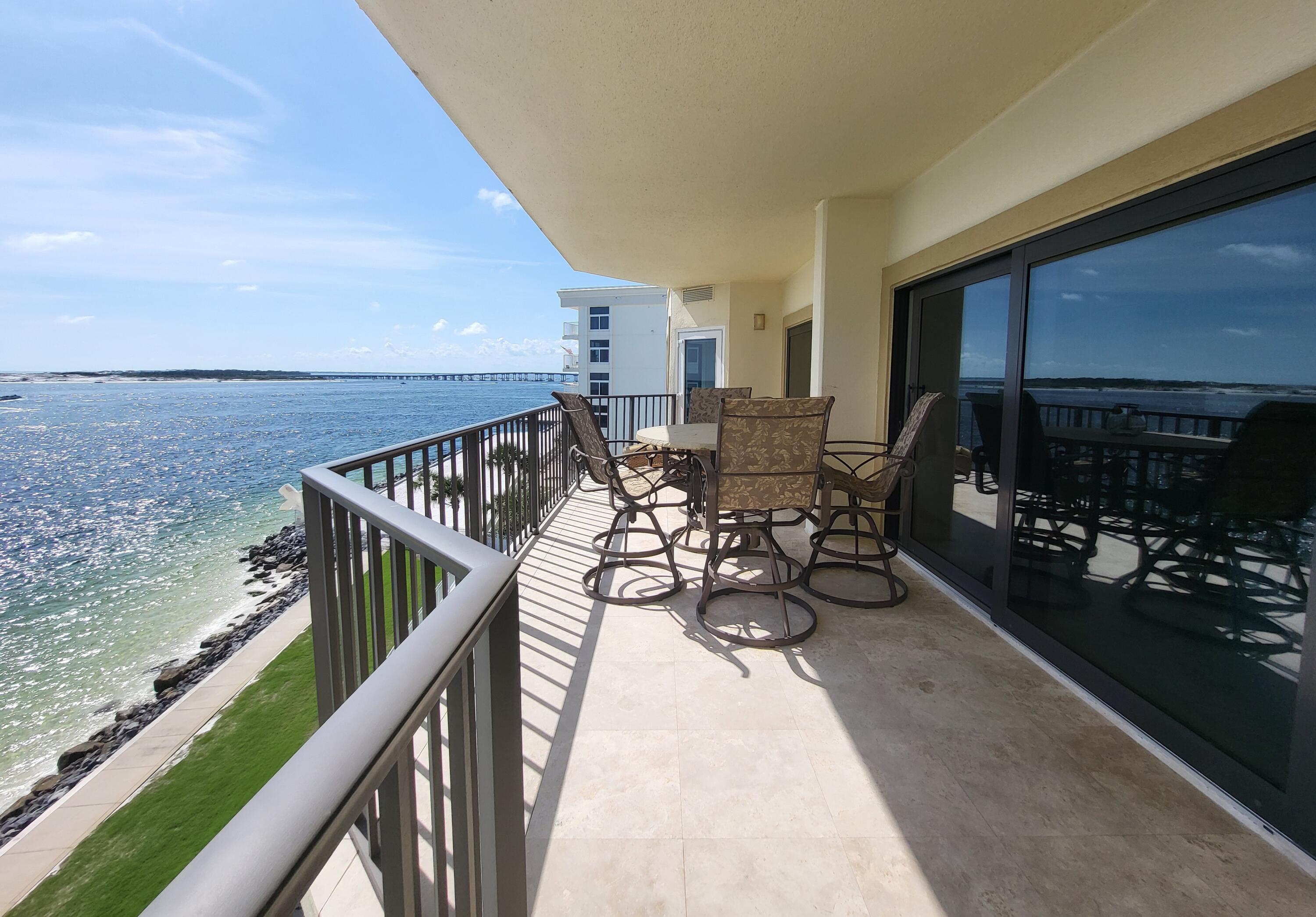 WATERVIEW TOWERS YACHT CLUB - Residential