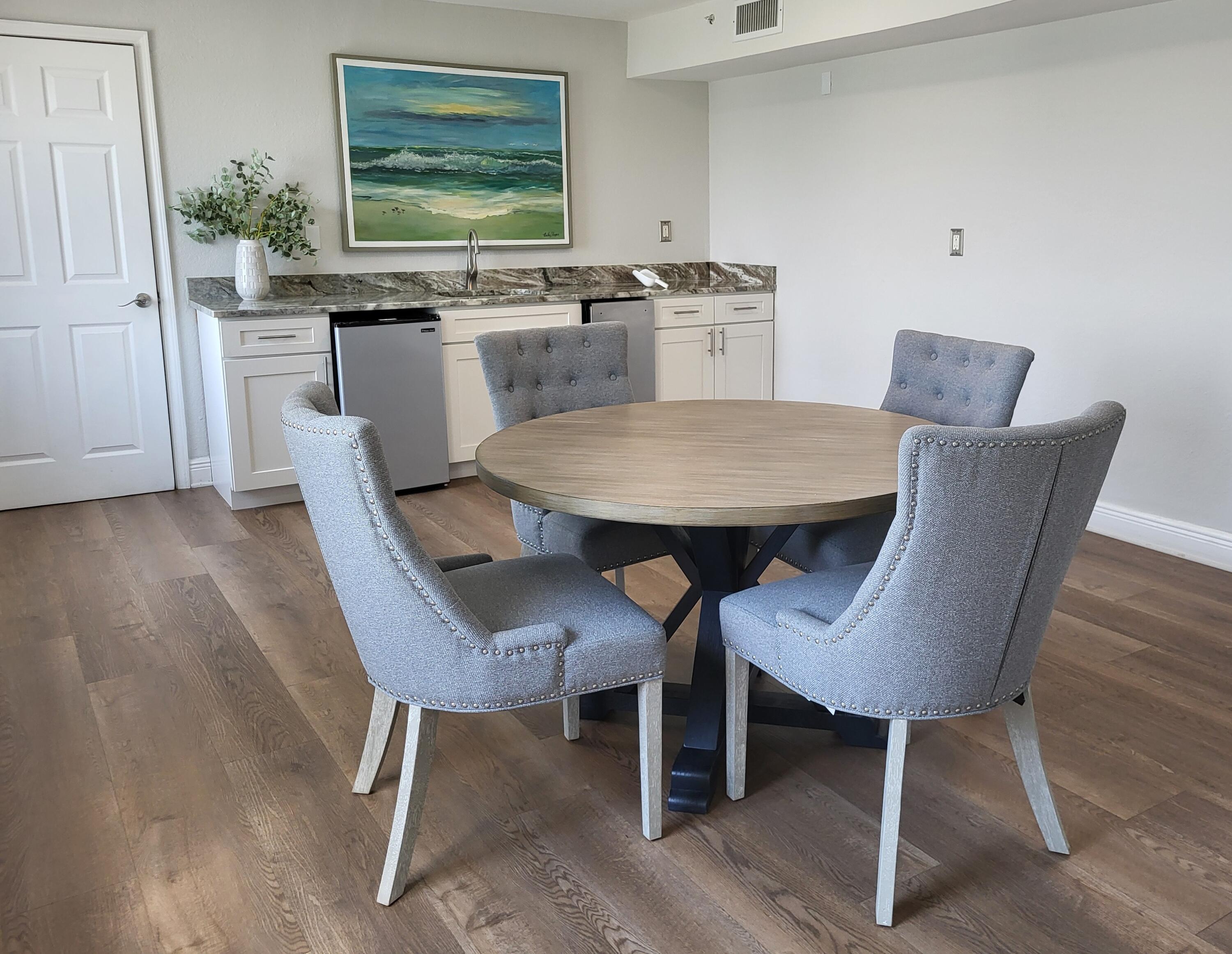 WATERVIEW TOWERS YACHT CLUB - Residential