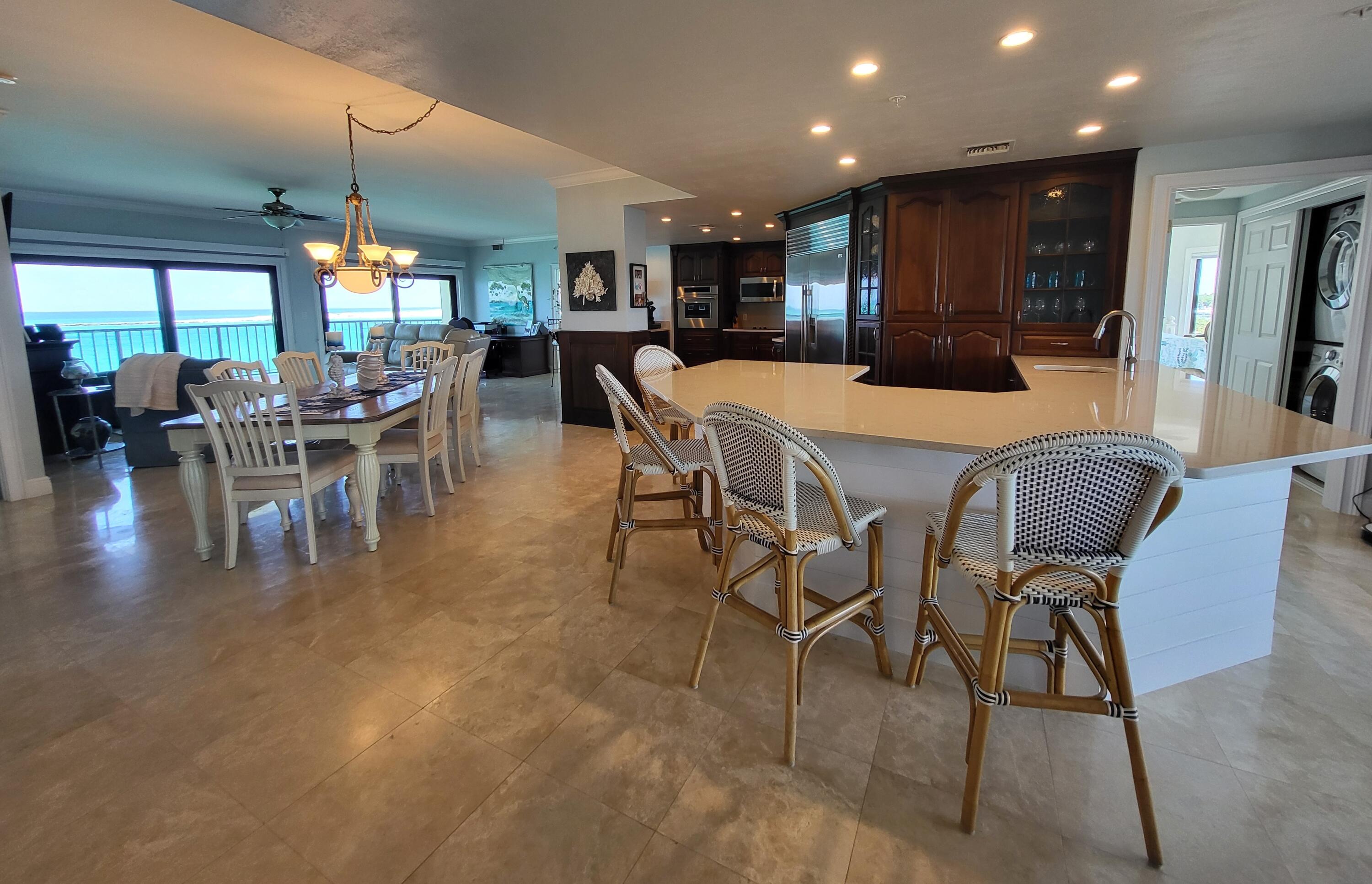WATERVIEW TOWERS YACHT CLUB - Residential