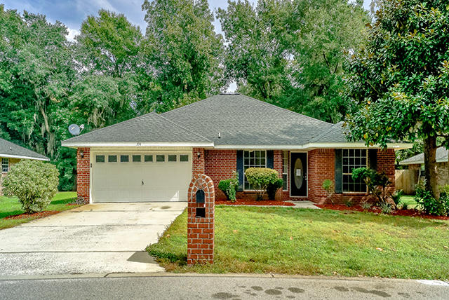 Great neighborhood with community pool. Living room has vaulted ceiling and is open to the kitchen with breakfast bar. Bedrooms are split floor plan, master has double walk in closets, double vanity and large shower. See attachment for PAS requirements and WFHM offer submittal information in MLS document section.