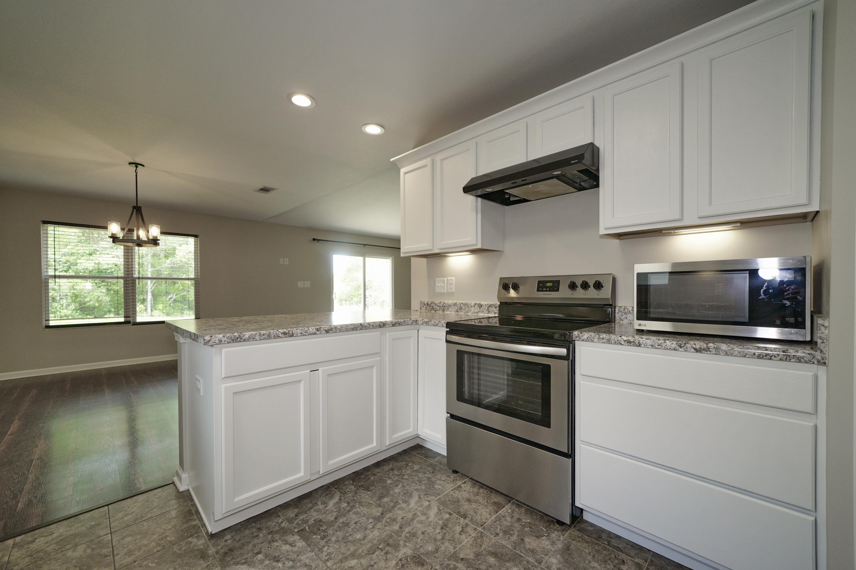 OAKWOOD LAKES ESTATES - Residential