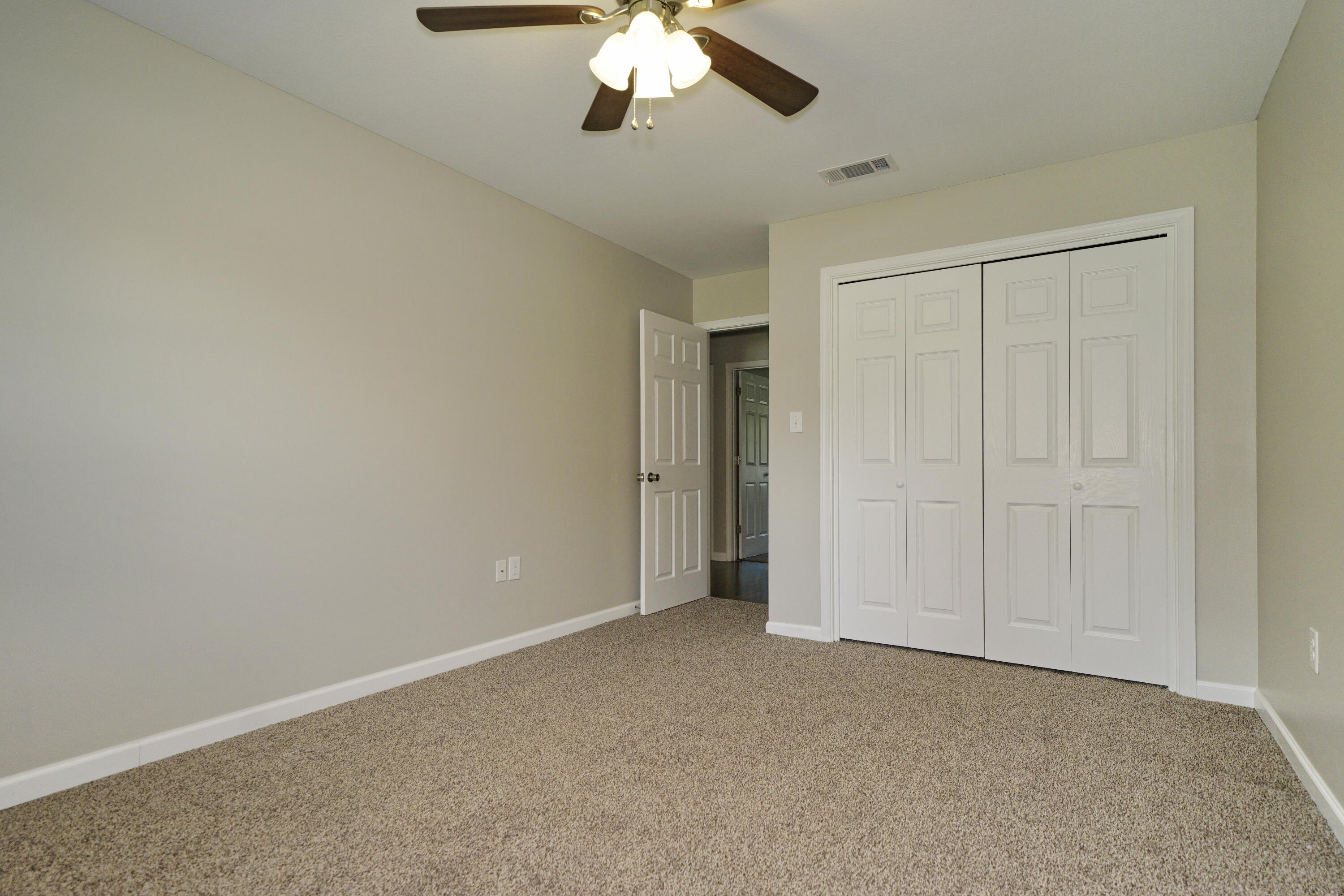 OAKWOOD LAKES ESTATES - Residential