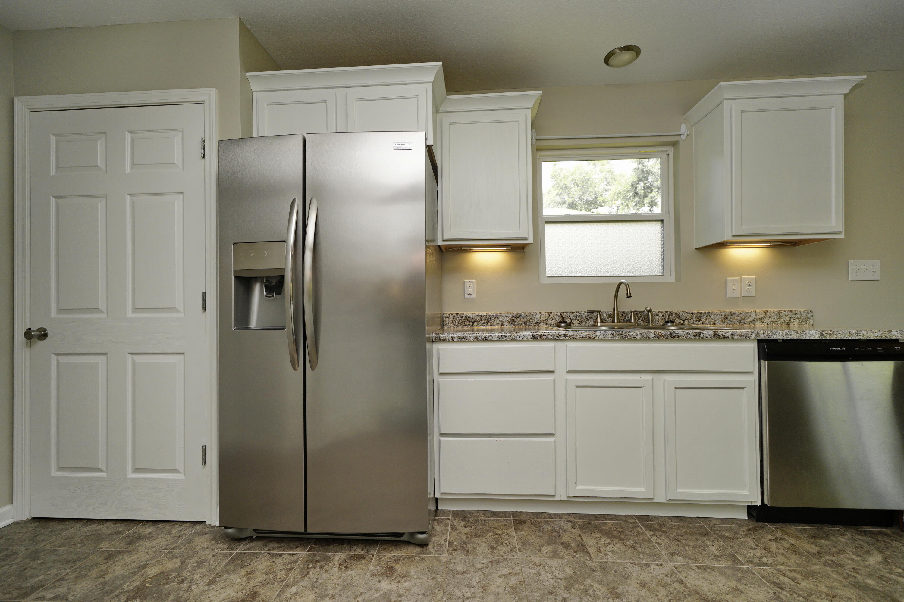 OAKWOOD LAKES ESTATES - Residential