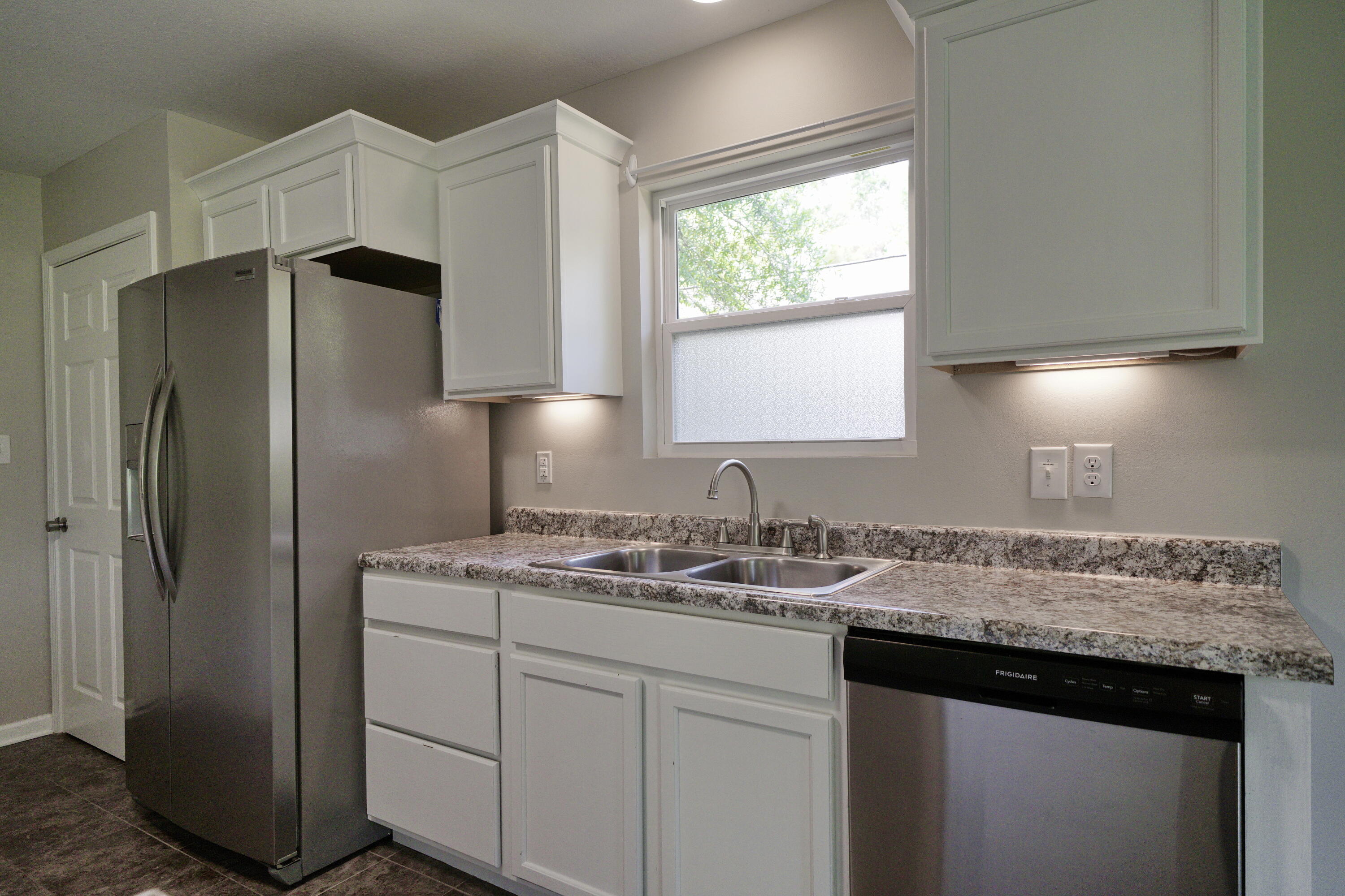 OAKWOOD LAKES ESTATES - Residential
