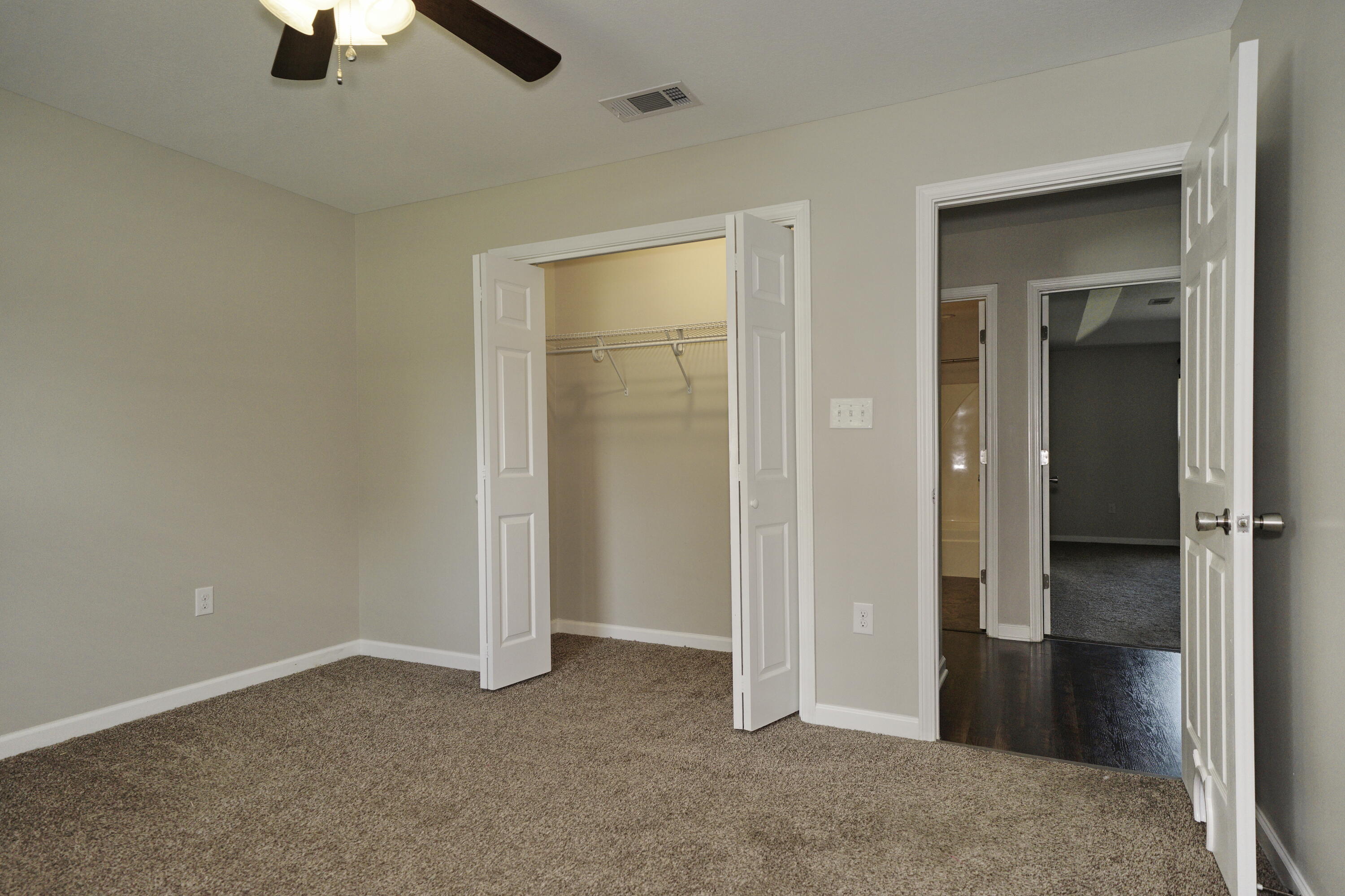 OAKWOOD LAKES ESTATES - Residential