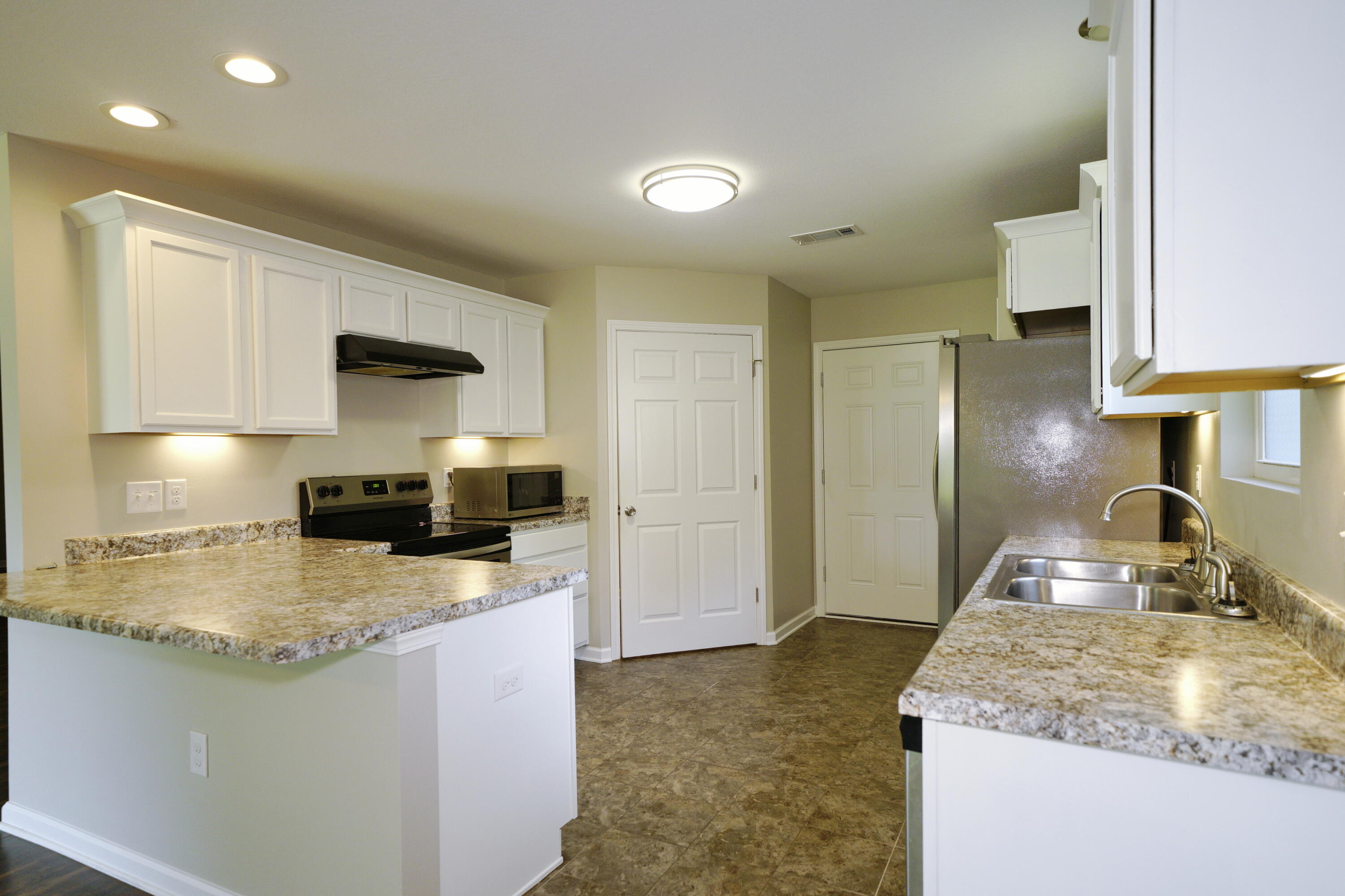 OAKWOOD LAKES ESTATES - Residential